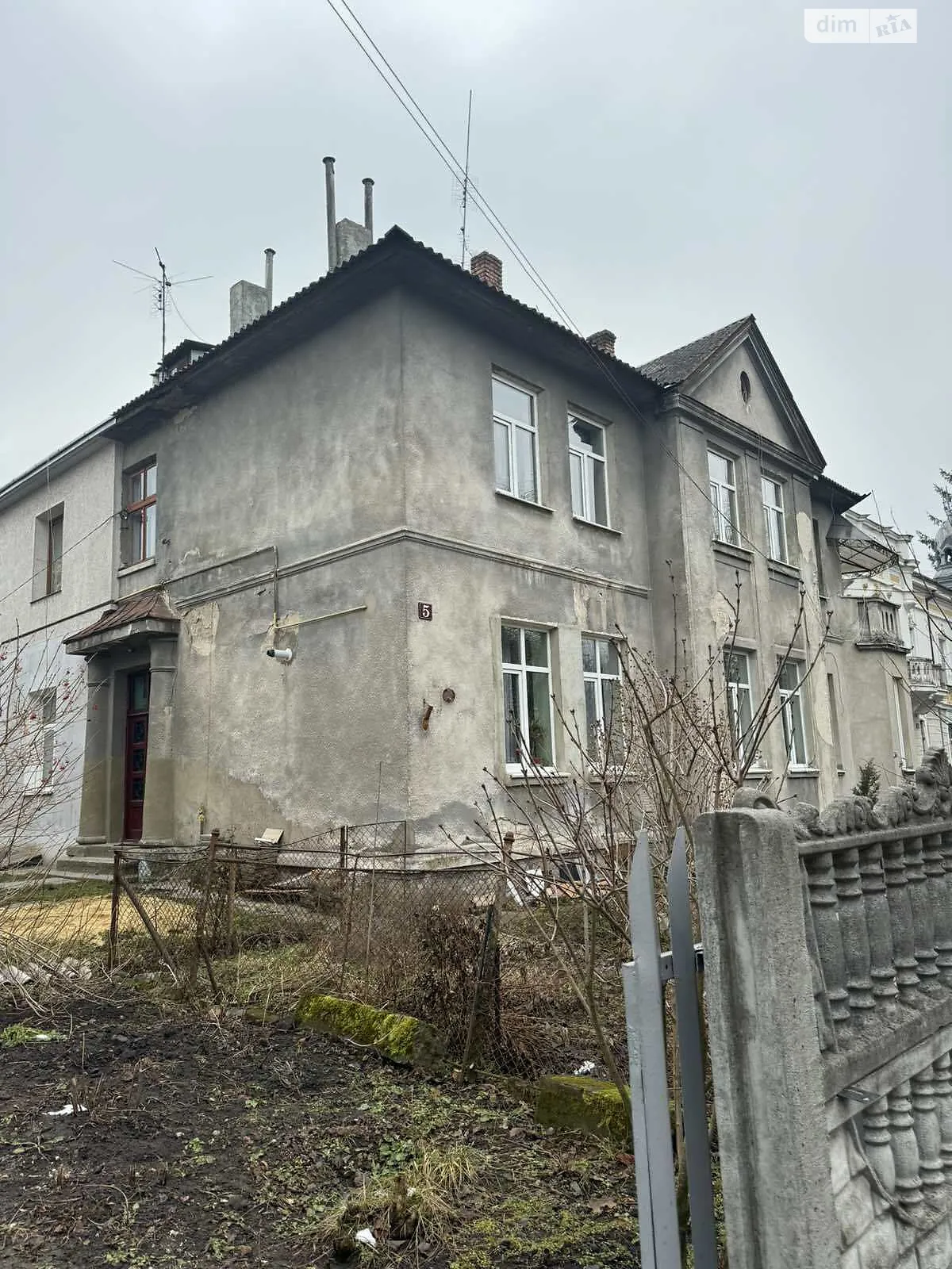 Продается 2-комнатная квартира 42 кв. м в Жовкве, ул. Бандеры С. - фото 1