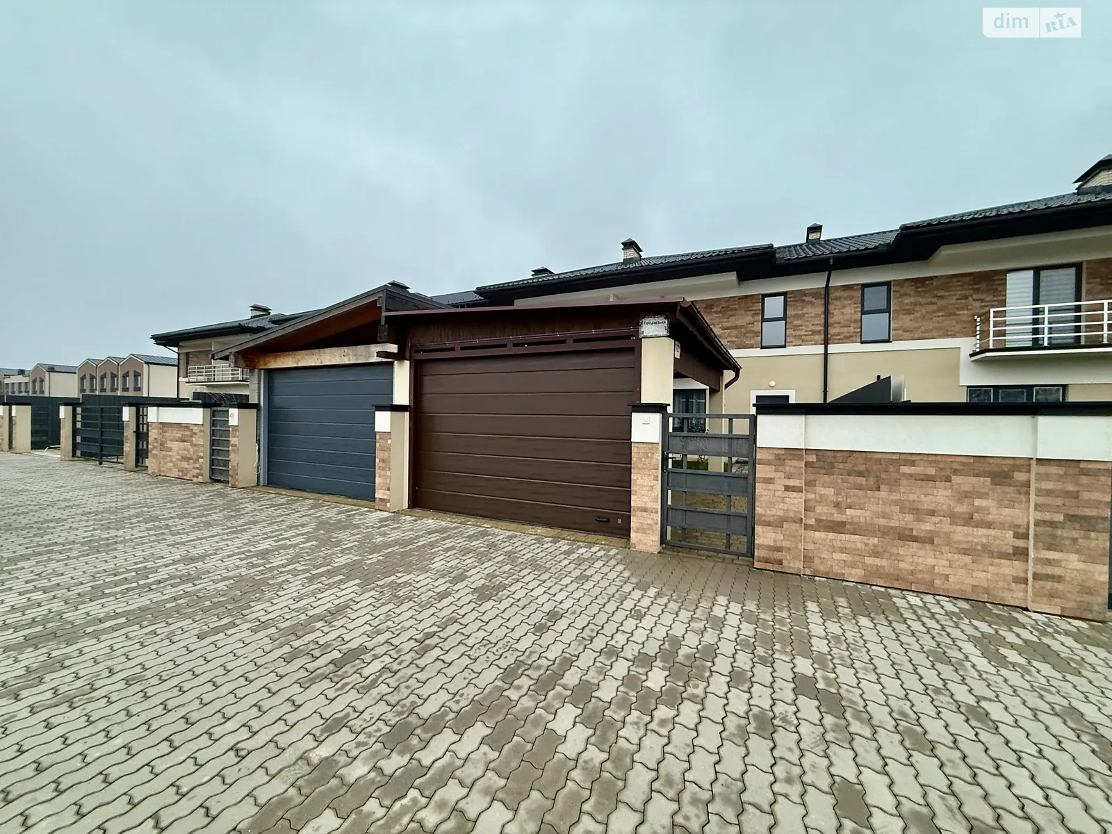Сторожница ЖК Малиновый, цена: 155000 $ - фото 1