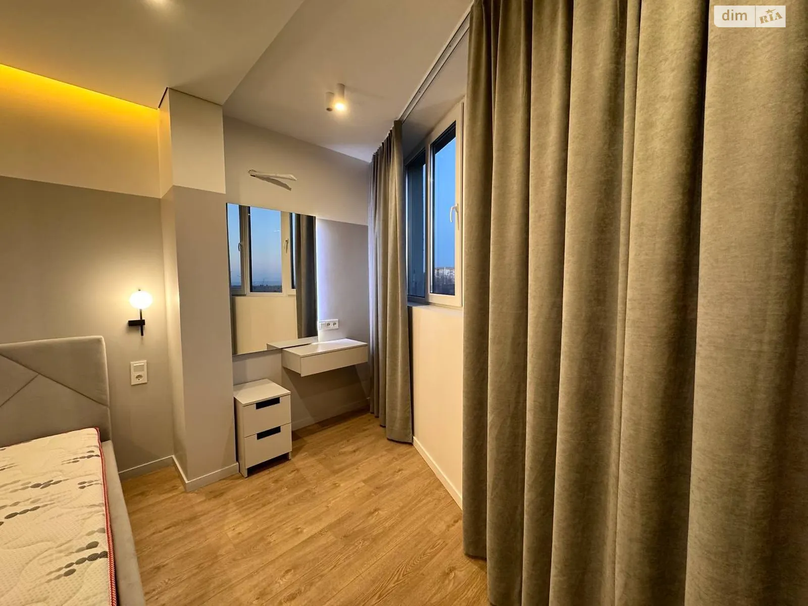 Продається 2-кімнатна квартира 73 кв. м у Рівному, цена: 112000 $ - фото 1
