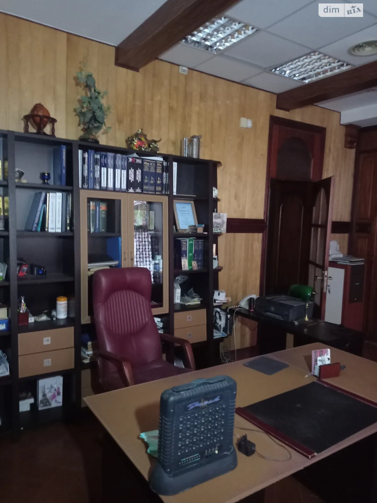 Сдается в аренду офис 160 кв. м в бизнес-центре, цена: 22000 грн - фото 1