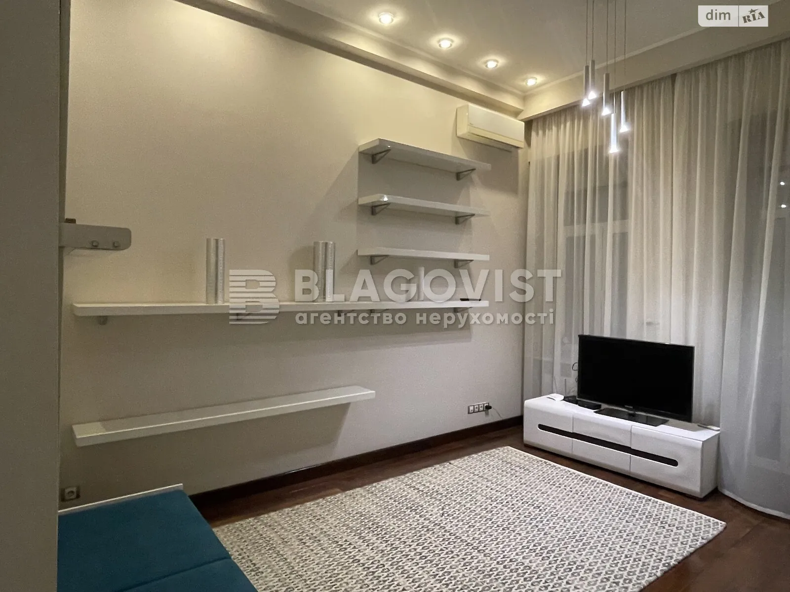 Продается 1-комнатная квартира 56 кв. м в Киеве, ул. Архитектора Городецкого, 12/2/3 - фото 1