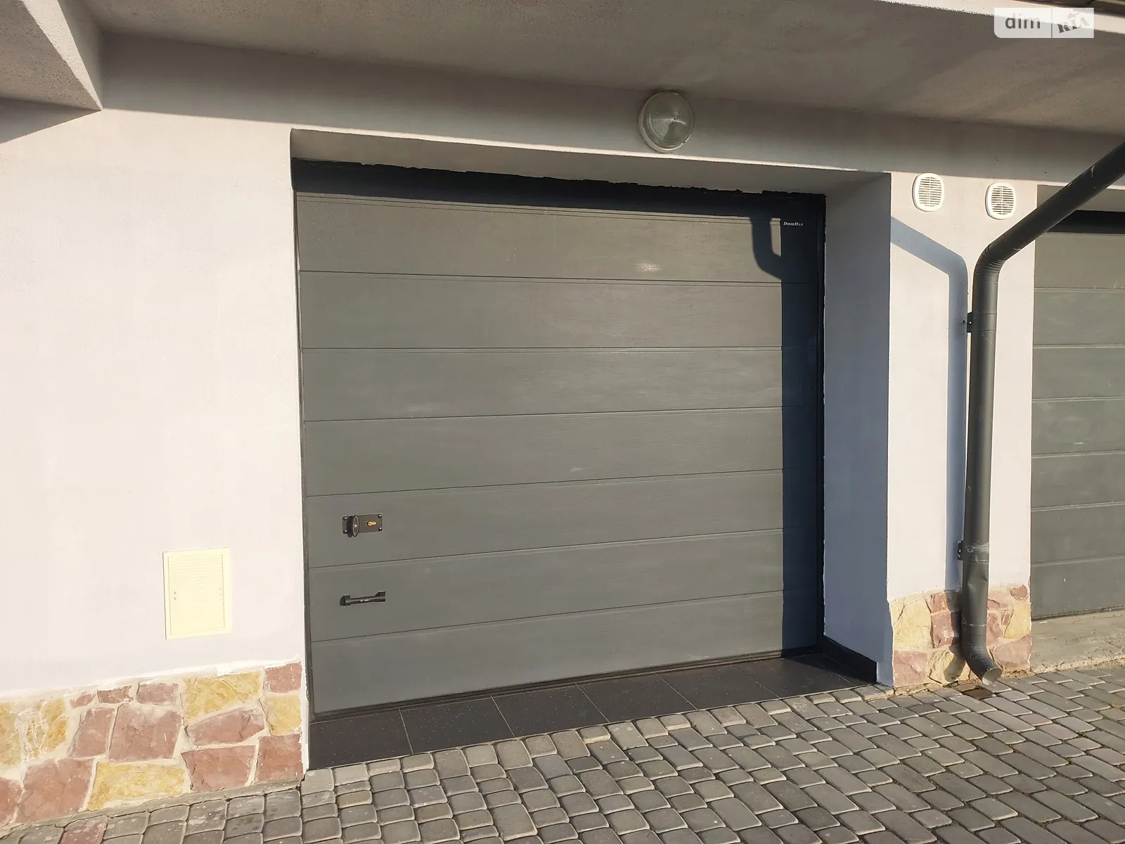 Продается отдельно стоящий гараж под легковое авто на 24.4 кв. м, цена: 15000 $ - фото 1