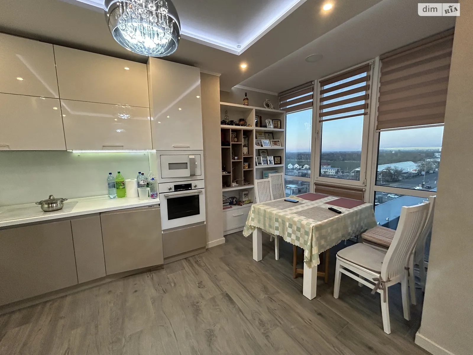 Продается 3-комнатная квартира 76 кв. м в Лиманке, просп. Небесной Сотни, 111 - фото 1