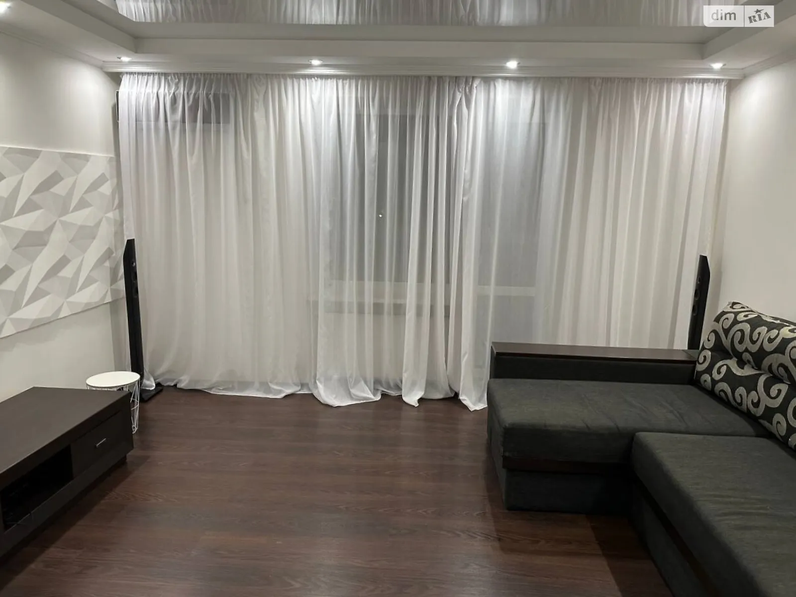 Здається в оренду 3-кімнатна квартира 67 кв. м у Миколаєві, вул. Галини Петрової - фото 1