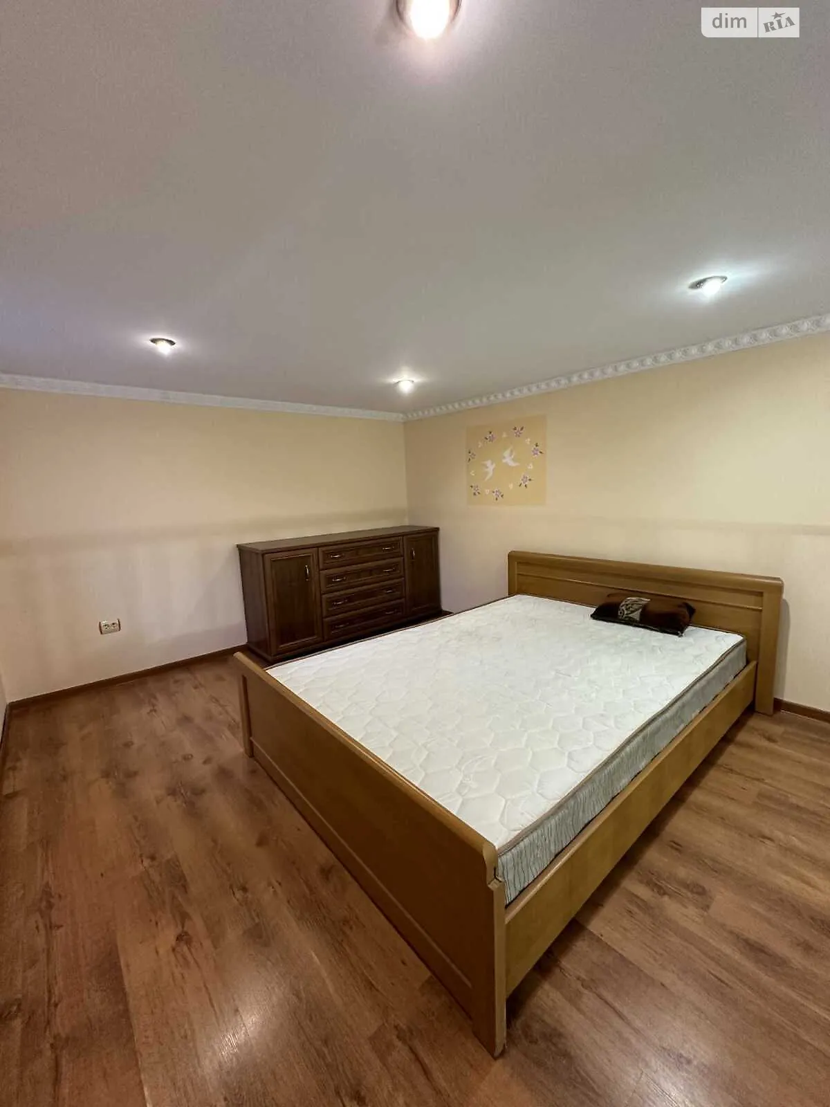 Продается 1-комнатная квартира 35 кв. м в Львове, ул. Донецкая, 4 - фото 1