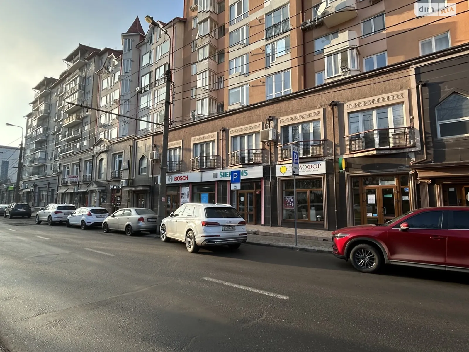 Сдается в аренду офис 440 кв. м в бизнес-центре, цена: 1200 $ - фото 1