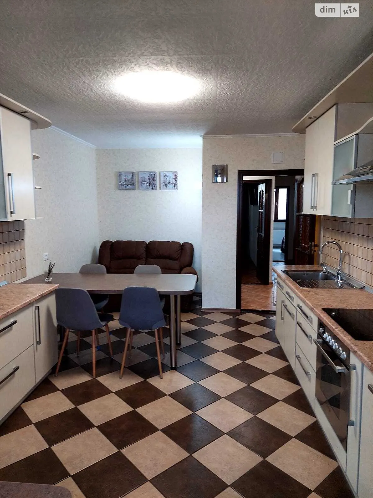 Продається 3-кімнатна квартира 70 кв. м у Одесі, бул. Французький - фото 1