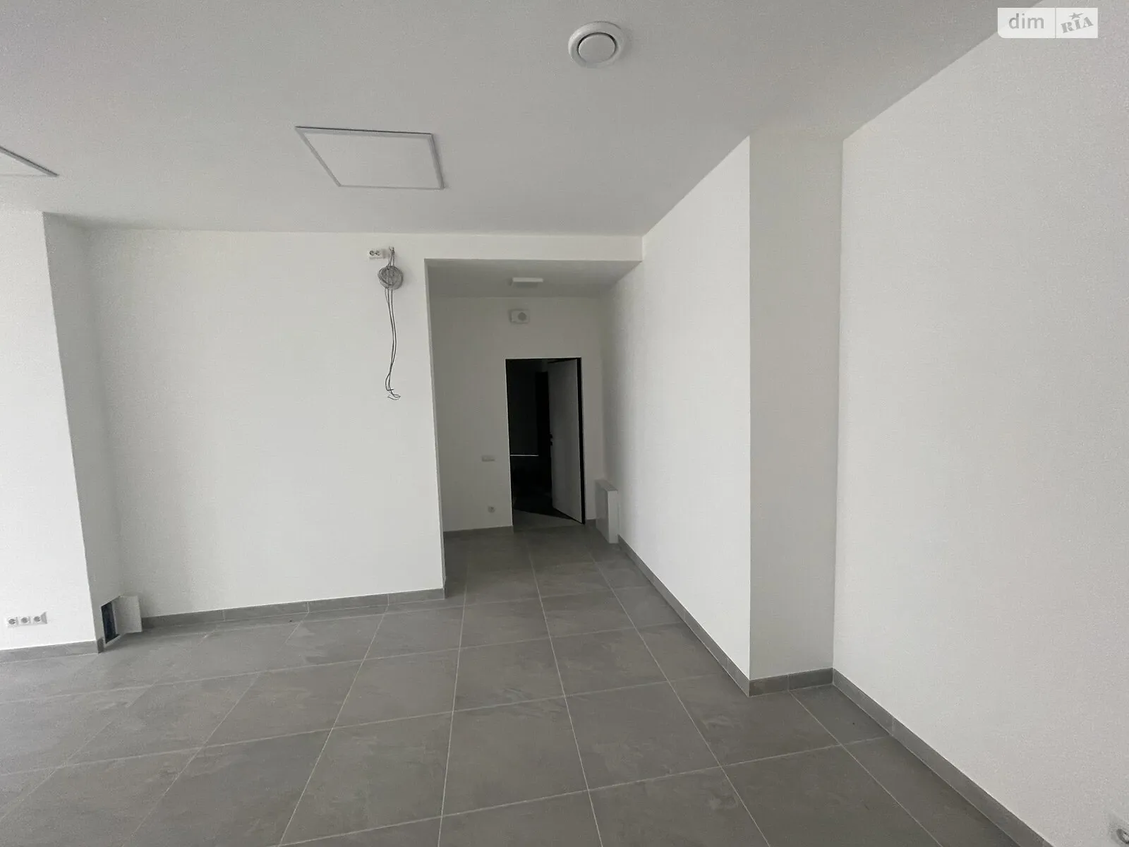 Продается офис 50 кв. м в бизнес-центре, цена: 77500 $ - фото 1