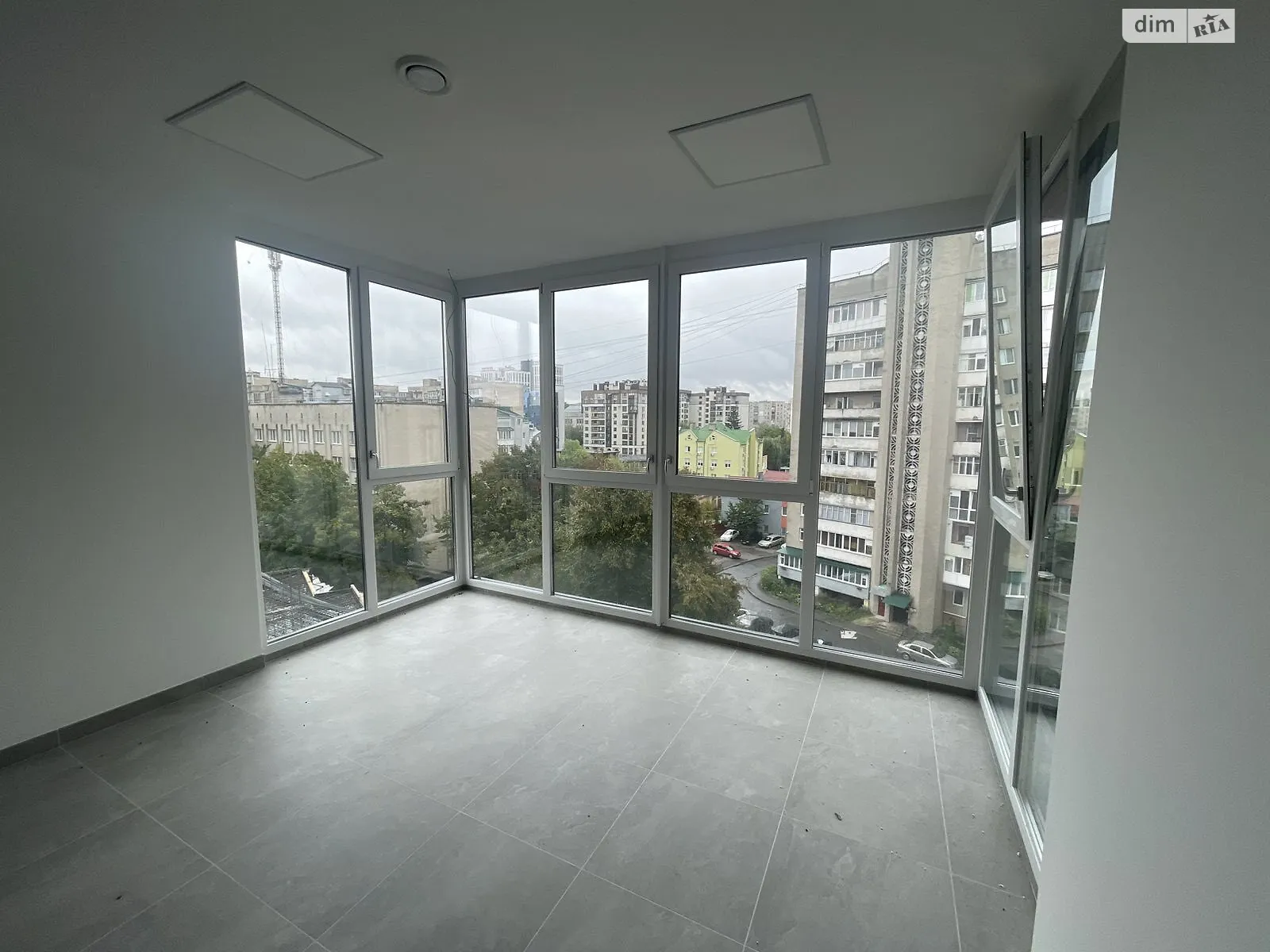 Продается офис 50 кв. м в бизнес-центре, цена: 80000 $ - фото 1
