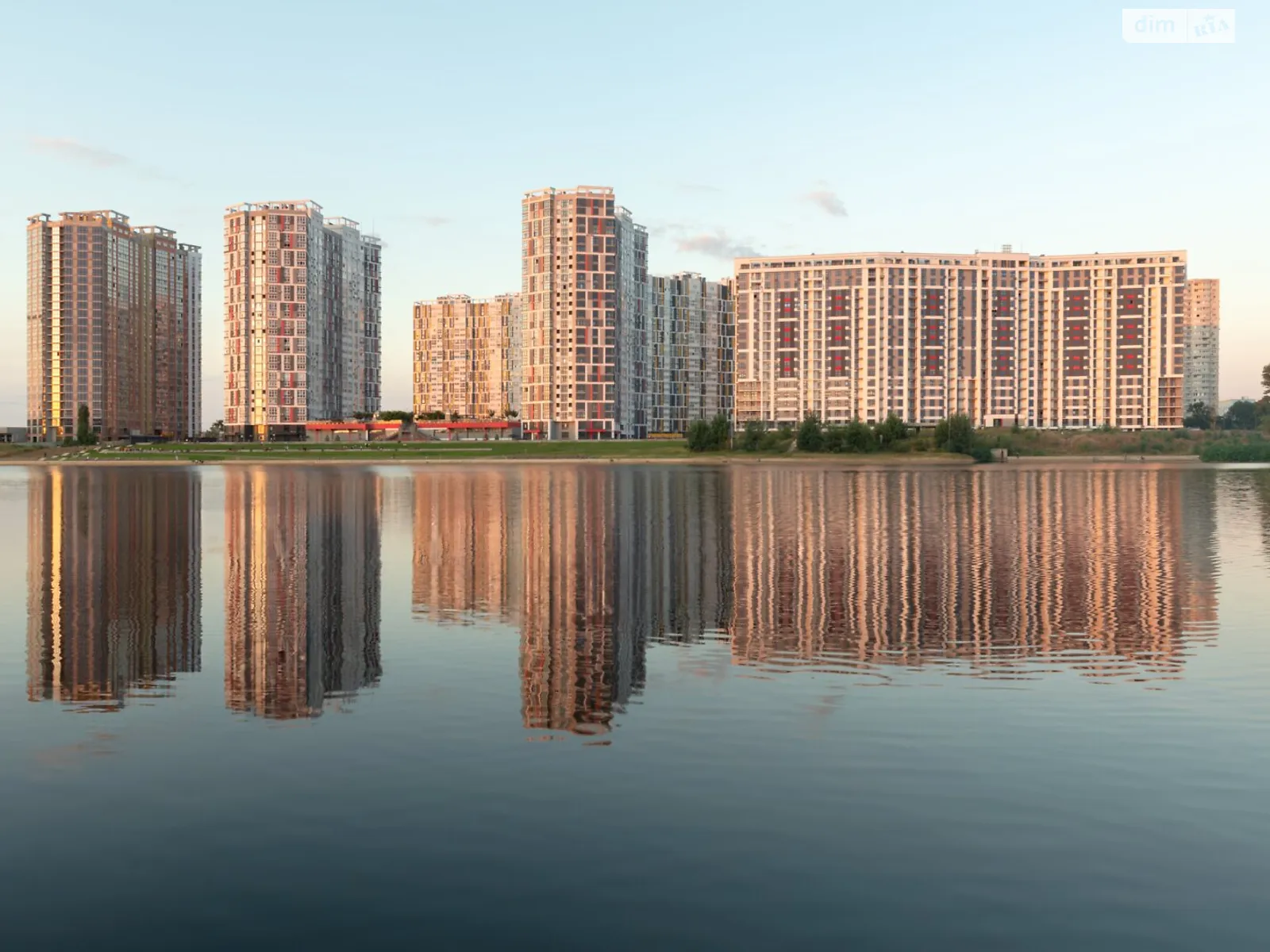 Продается 1-комнатная квартира 195.6 кв. м в Киеве, ул. Евгения Маланюка(Сагайдака), 101 - фото 1