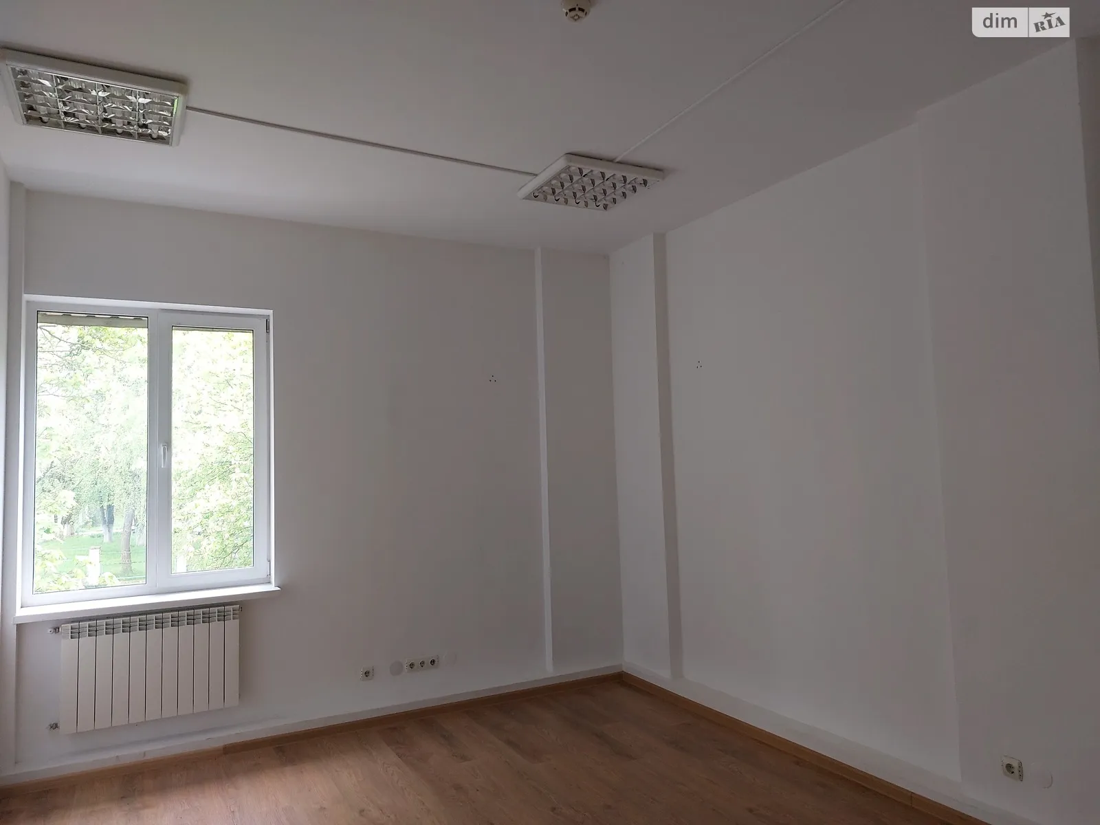 Сдается в аренду офис 20 кв. м в бизнес-центре, цена: 4500 грн - фото 1