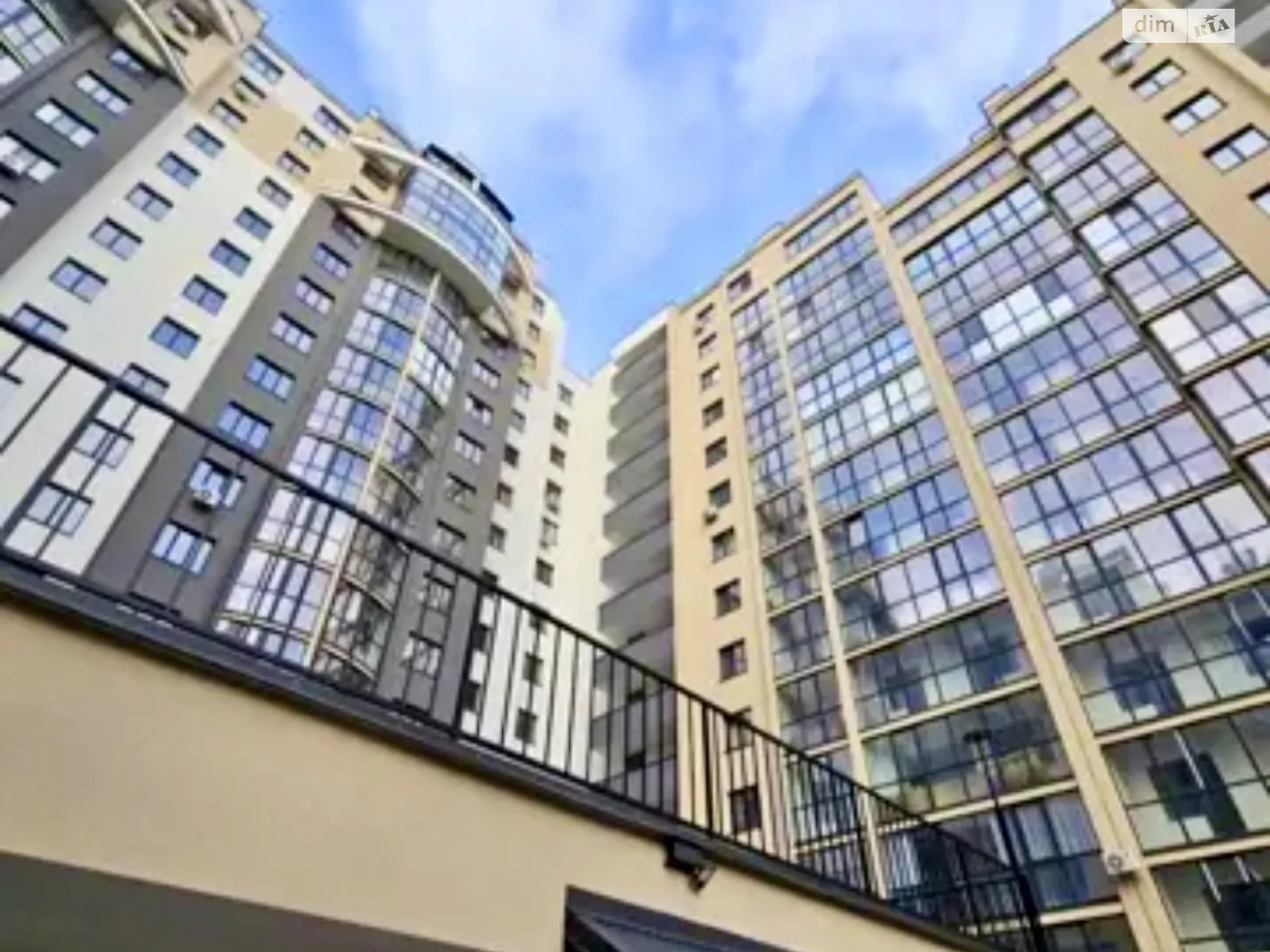 2-комнатная квартира 65 кв. м в Тернополе, ул. Чумацкая, 2 - фото 1