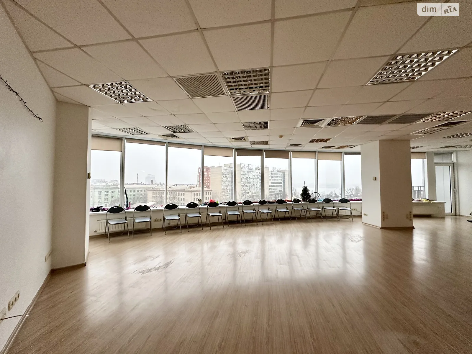 Здається в оренду офіс 106 кв. м в бізнес-центрі, цена: 25000 грн - фото 1