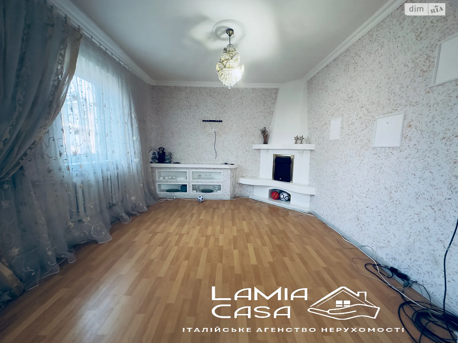 Продается дом на 2 этажа 140 кв. м с камином, цена: 110000 $ - фото 1