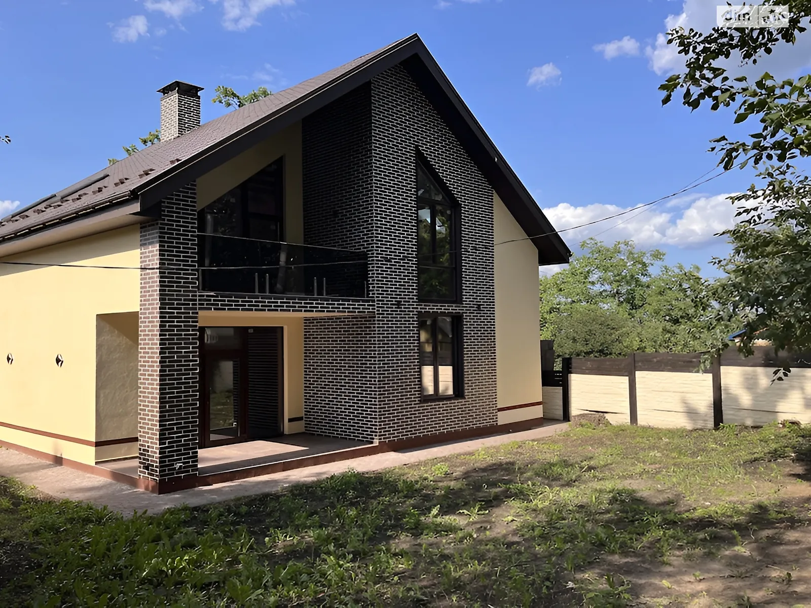 Продается дом на 2 этажа 143 кв. м с участком, цена: 105000 $ - фото 1