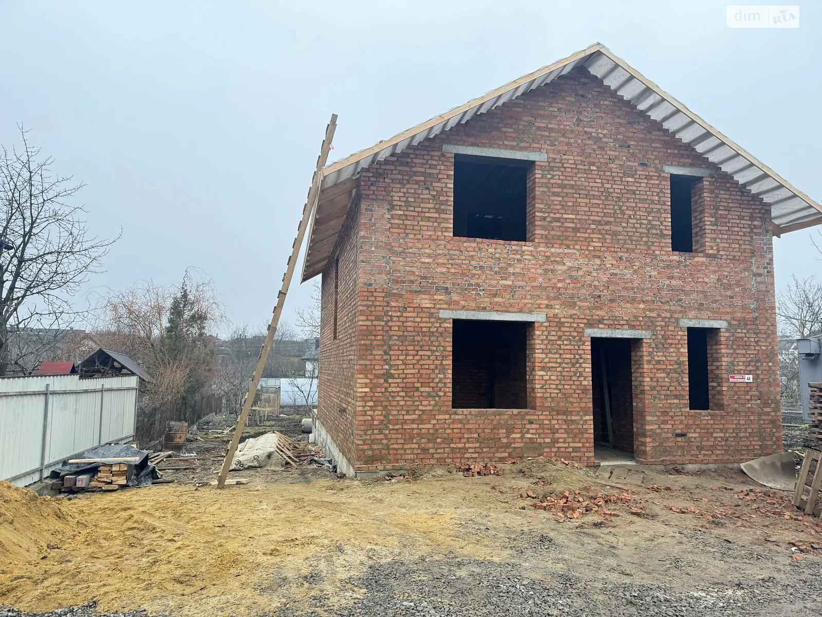 Продается дом на 2 этажа 125 кв. м с беседкой, цена: 92000 $ - фото 1
