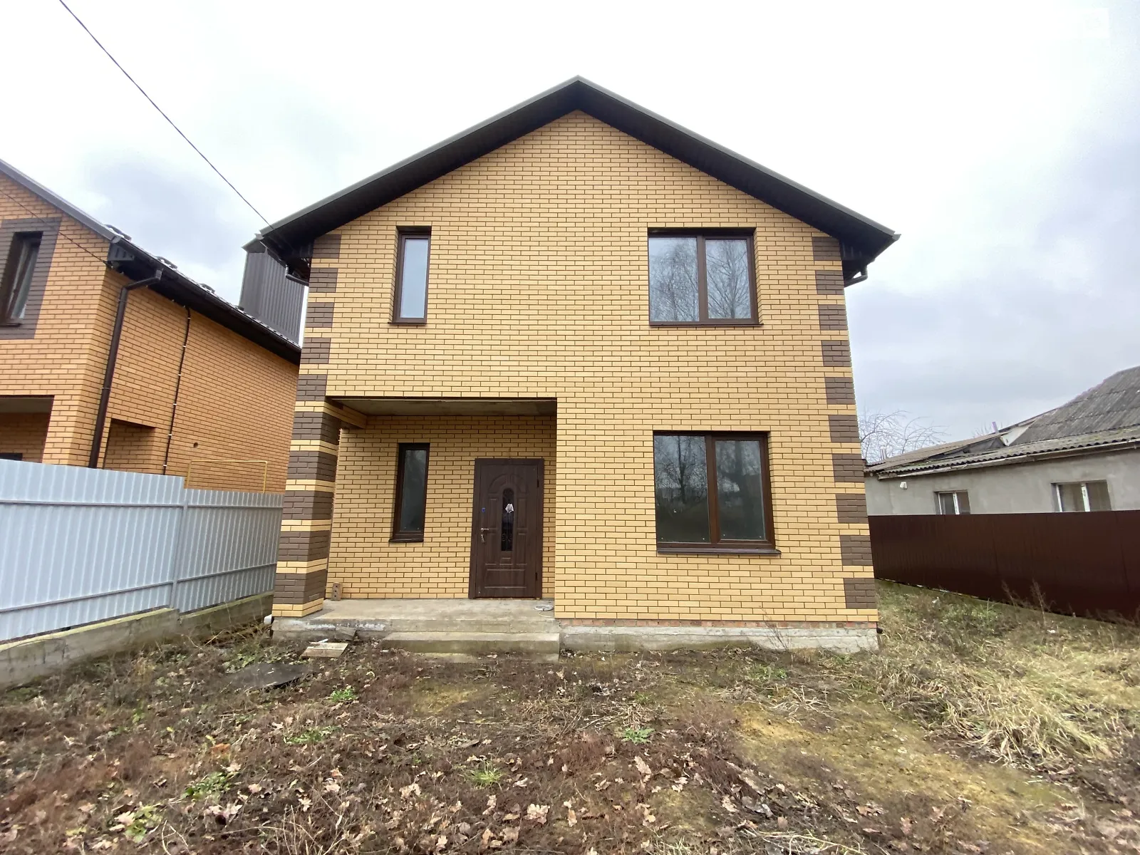 Продается дом на 2 этажа 126 кв. м с камином, цена: 91999 $ - фото 1