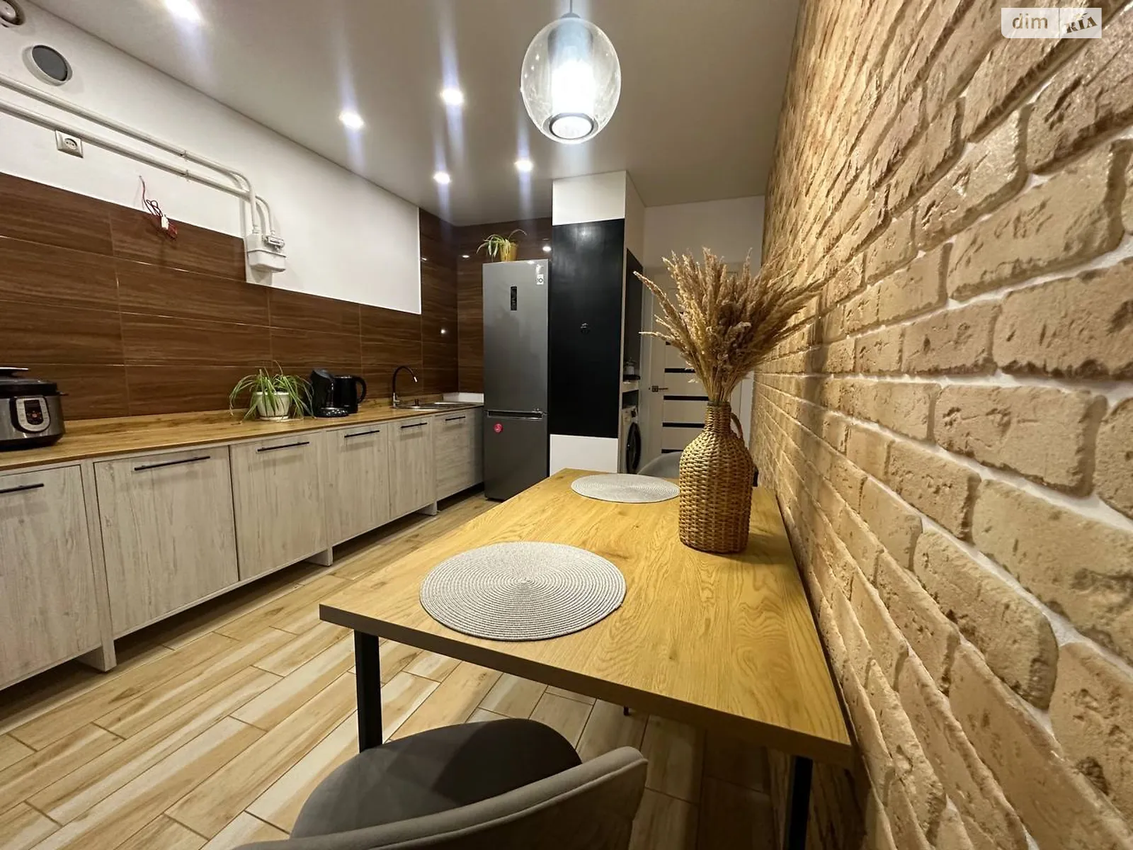Продается 1-комнатная квартира 42 кв. м в Чернигове, ул. Независимости, 15 - фото 1