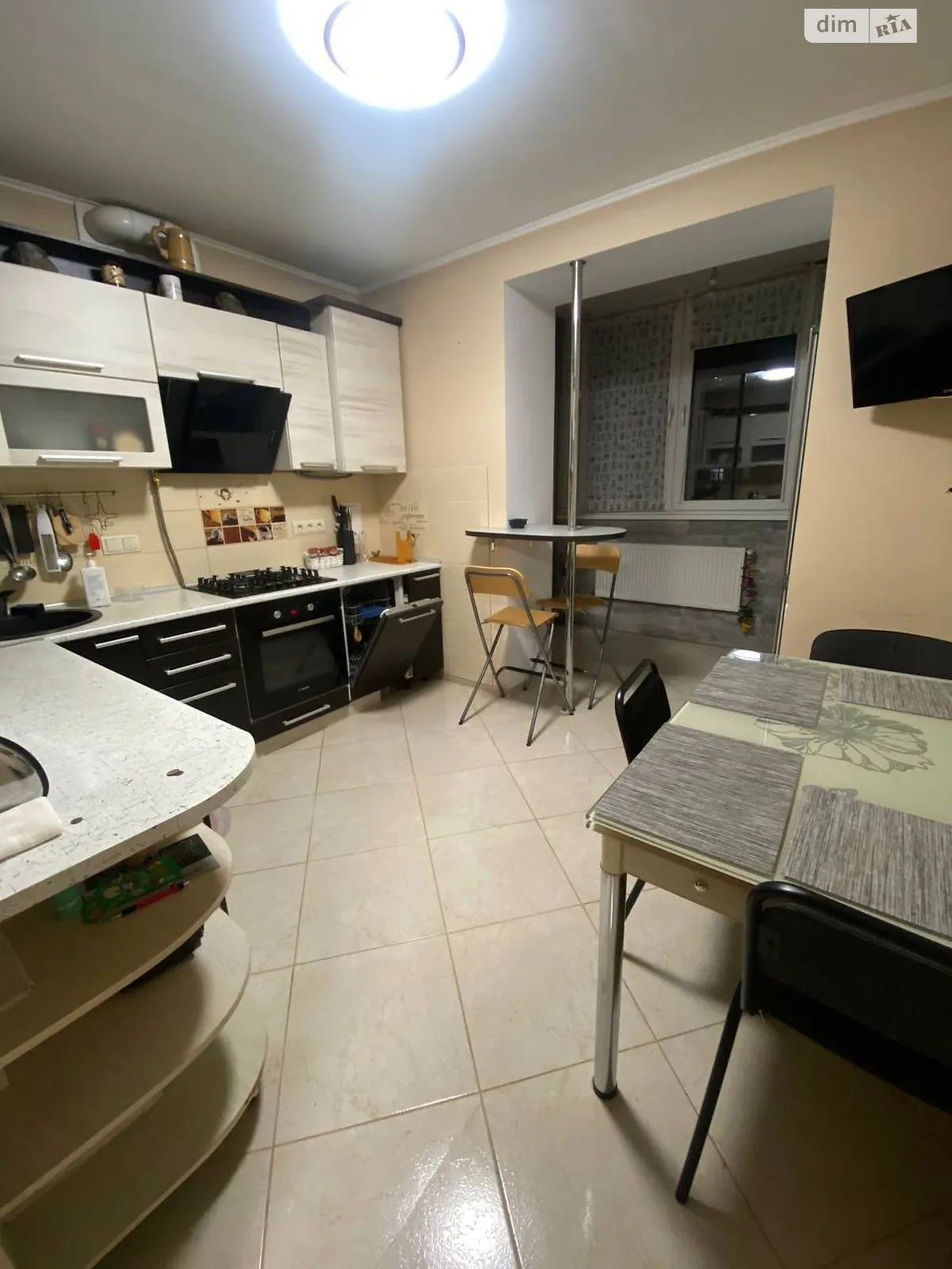 Продается 2-комнатная квартира 61.7 кв. м в Ивано-Франковске, ул. Поточная, 1Д - фото 1