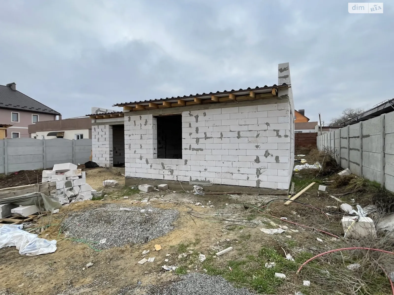 Продається одноповерховий будинок 100 кв. м з каміном, цена: 49990 $ - фото 1