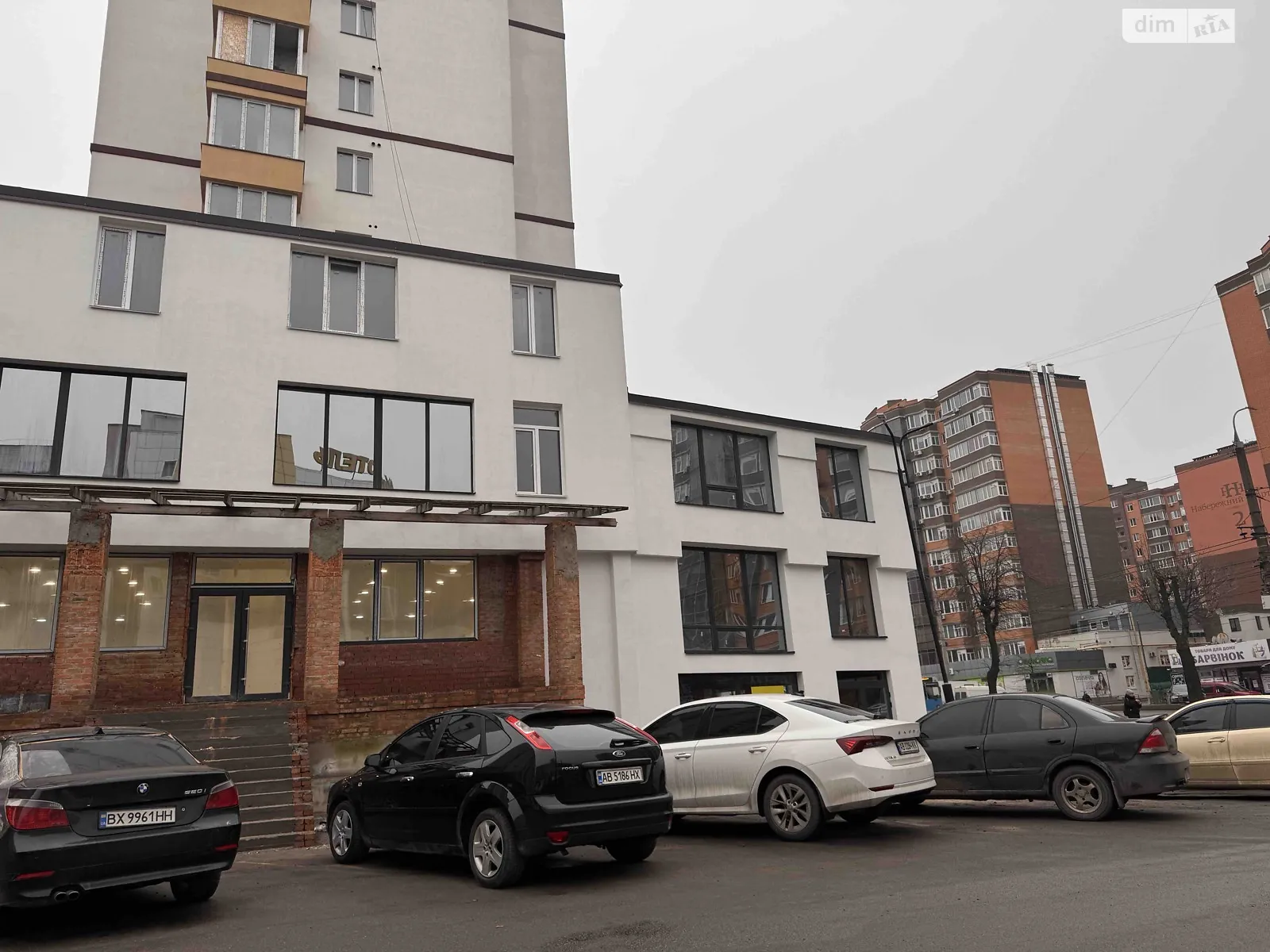 Здається в оренду приміщення вільного призначення 80 кв. м в 11-поверховій будівлі, цена: 800 $ - фото 1