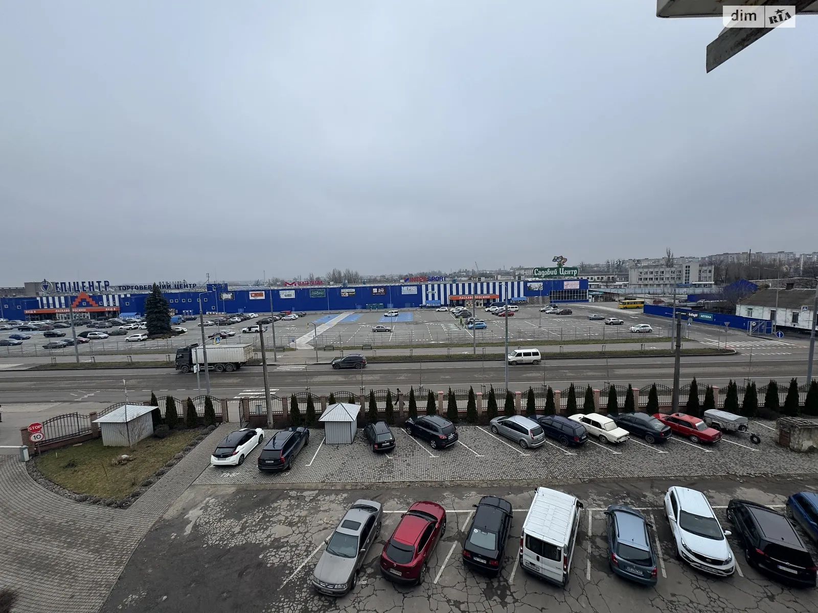 Сдается в аренду офис 25 кв. м в бизнес-центре, цена: 5000 грн - фото 1