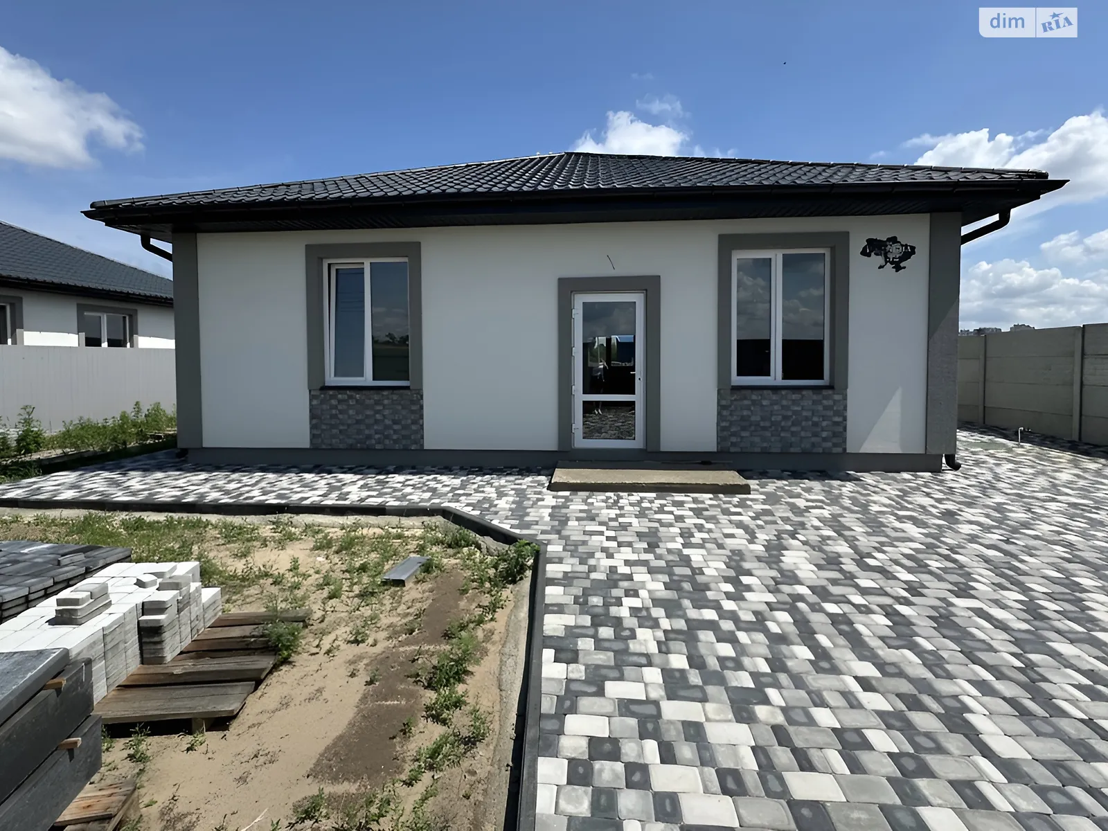 Продается одноэтажный дом 106 кв. м с балконом, цена: 75000 $ - фото 1