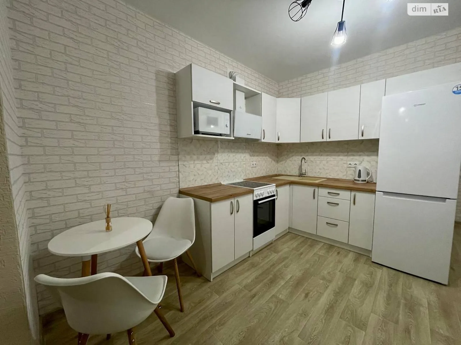 Продается 1-комнатная квартира 35 кв. м в Днепре, ул. Березинская, 38Б - фото 1