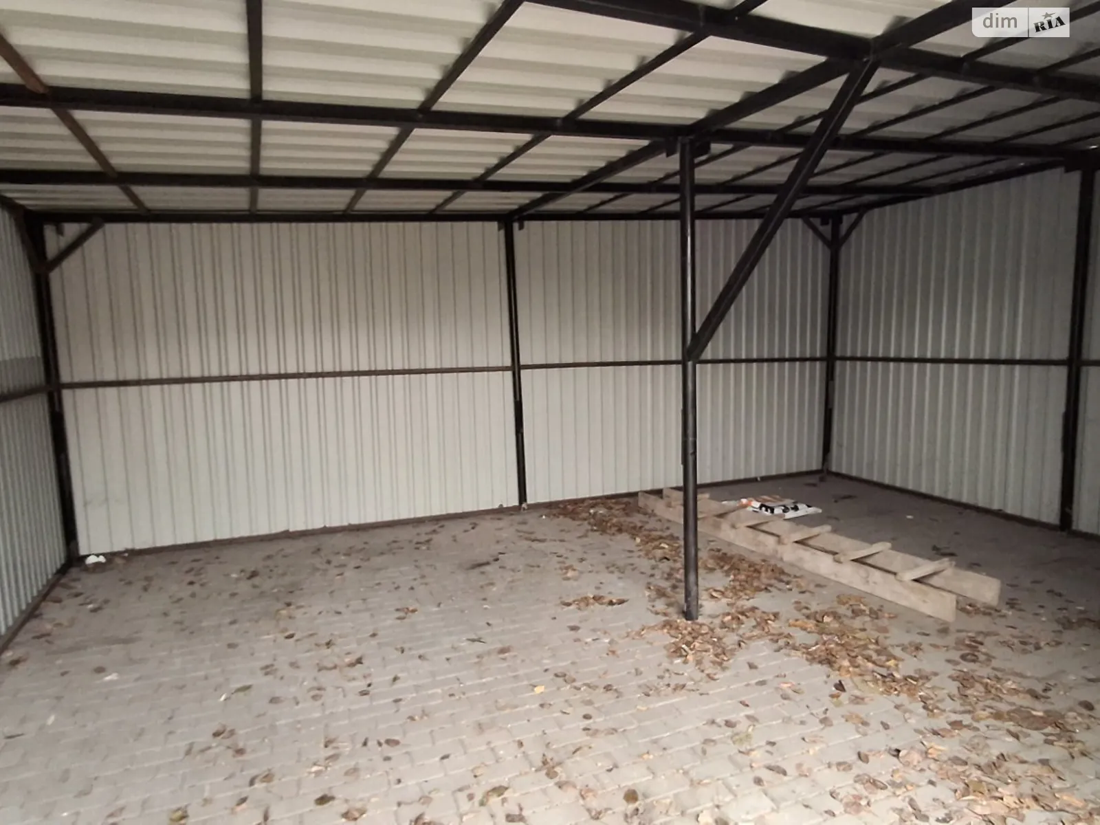 Продається окремий гараж під легкове авто на 40 кв. м, цена: 15000 $ - фото 1