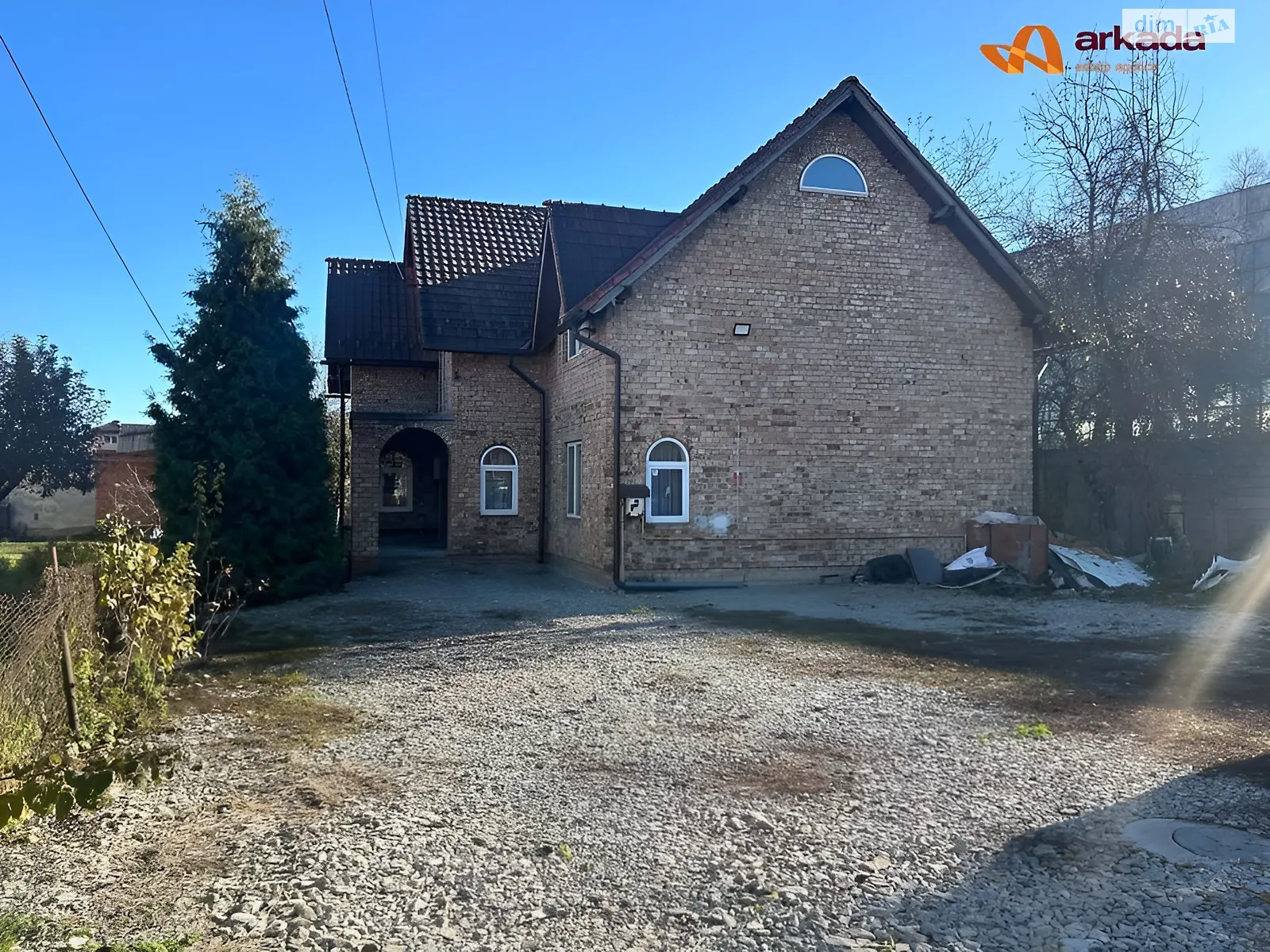 Продается дом на 2 этажа 240 кв. м с беседкой, цена: 146000 $ - фото 1