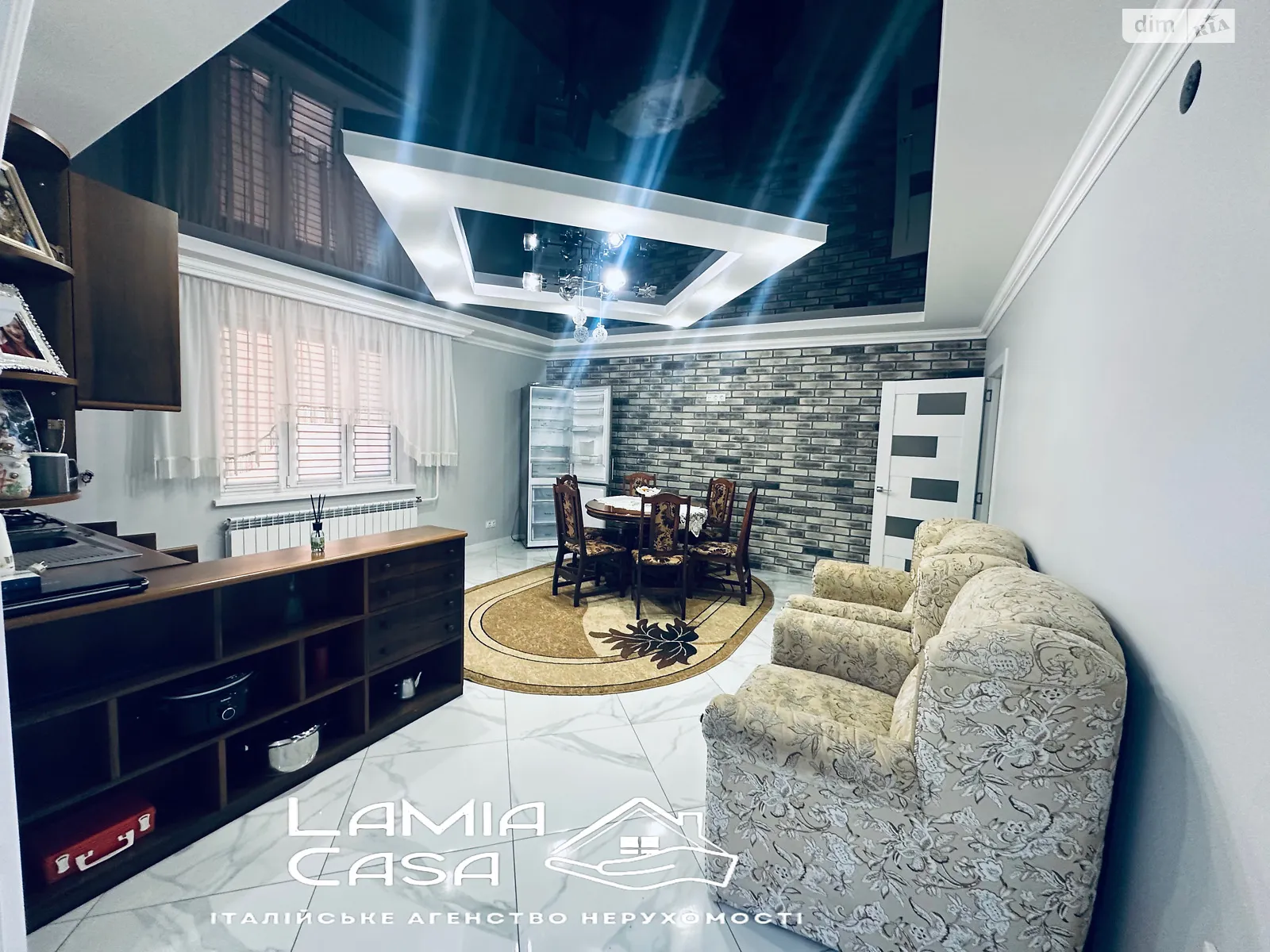 Продается дом на 2 этажа 150 кв. м с участком, цена: 70000 € - фото 1