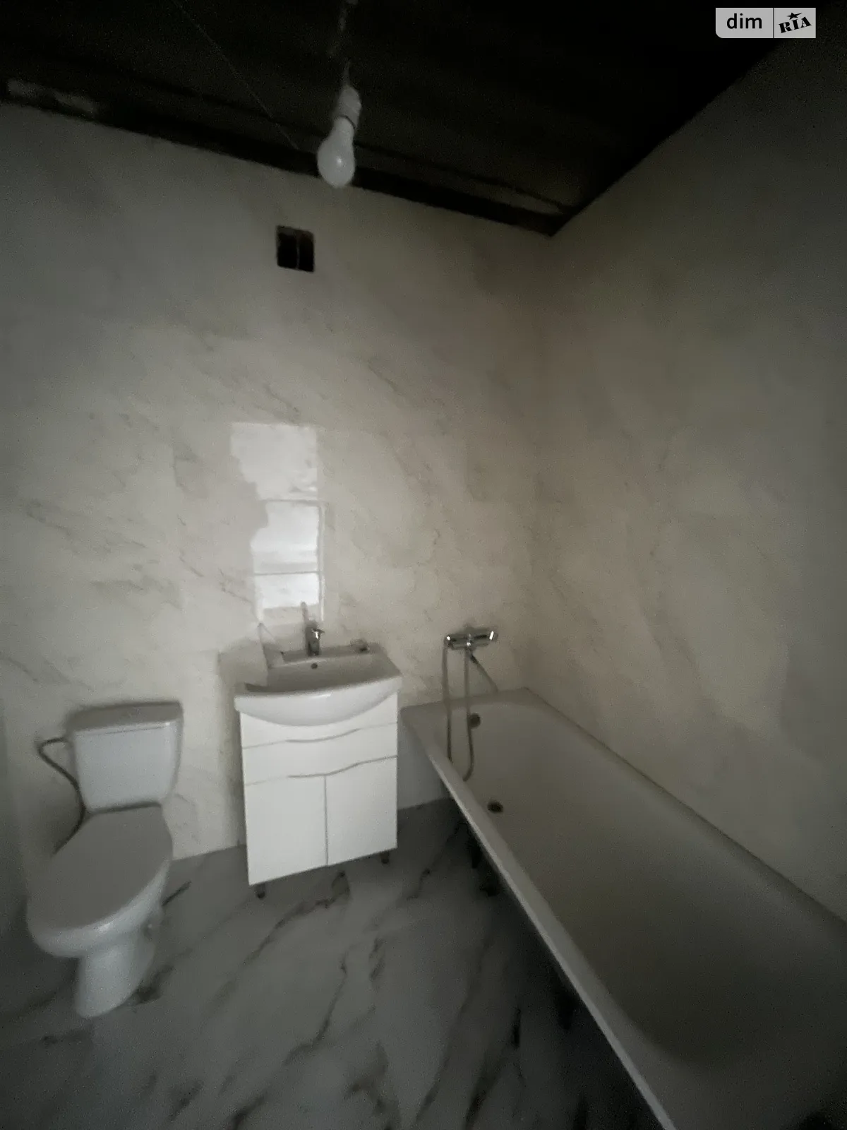 Продається 1-кімнатна квартира 31 кв. м у Гостомелі, вул. Молодіжна, 11/4 - фото 1