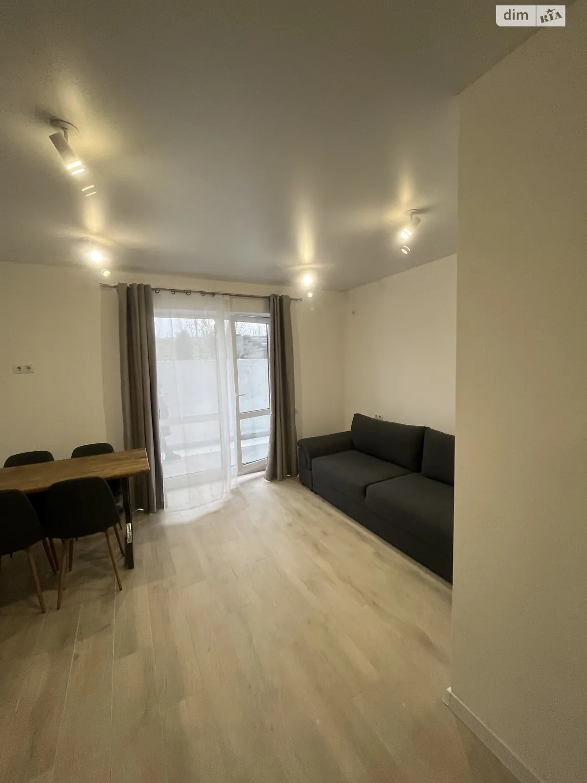 Продається 1-кімнатна квартира 32 кв. м у Гостомелі, вул. Молодіжна, 11/5 - фото 1