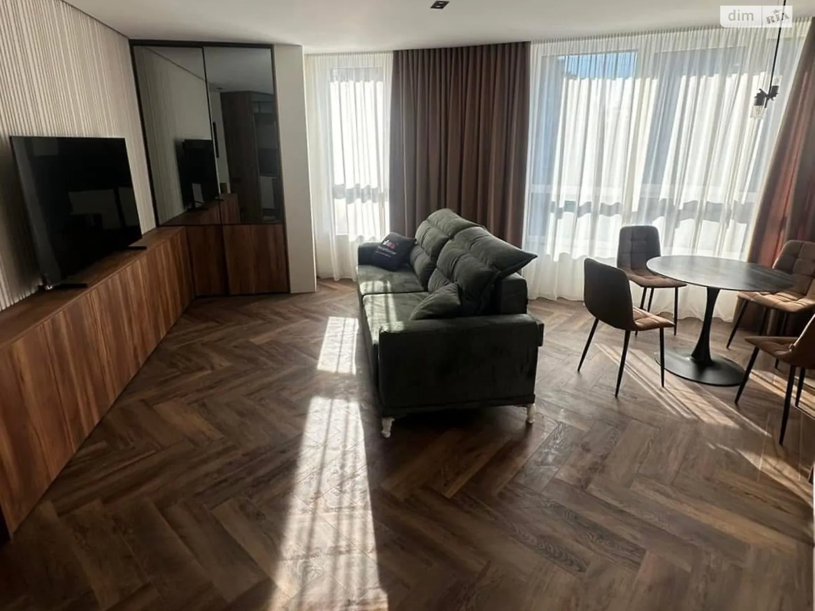 1-комнатная квартира 57 кв. м в Тернополе, ул. Барвинских Семьи - фото 1