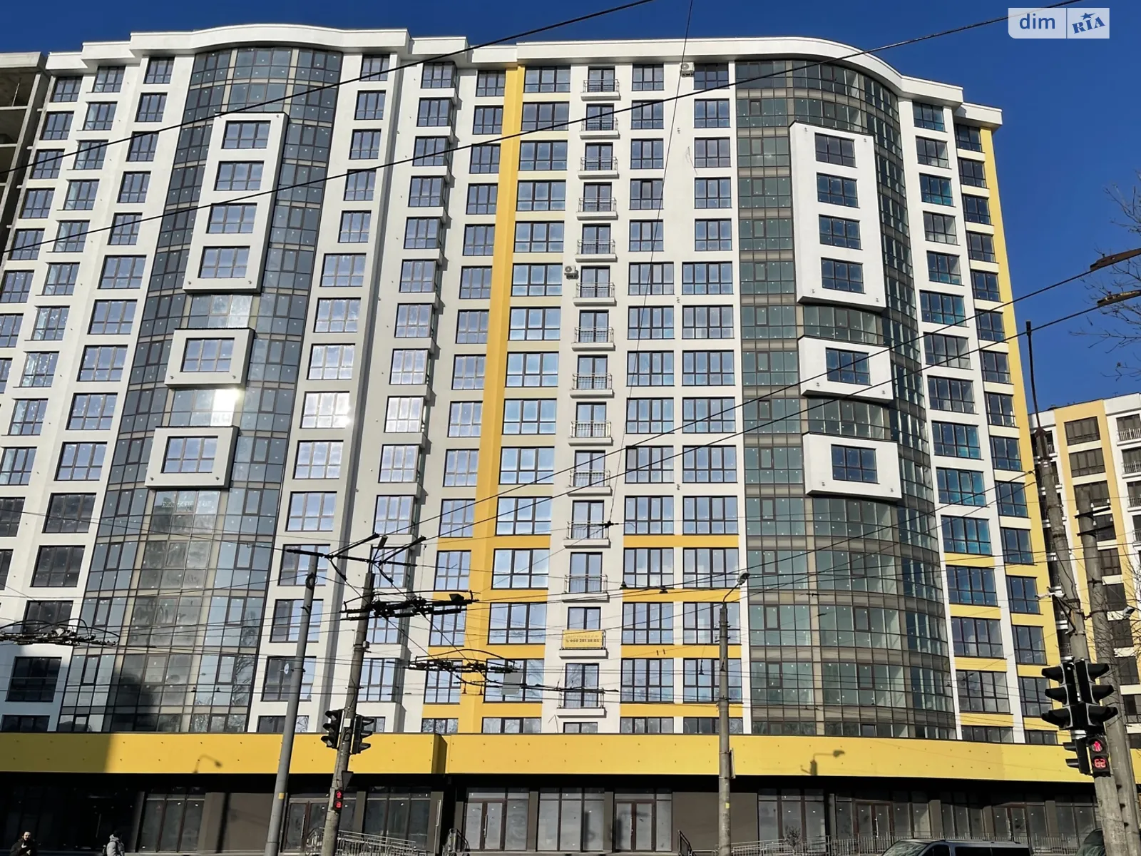 Продається 3-кімнатна квартира 90.2 кв. м у Івано-Франківську, вул. Івасюка, 82 - фото 1