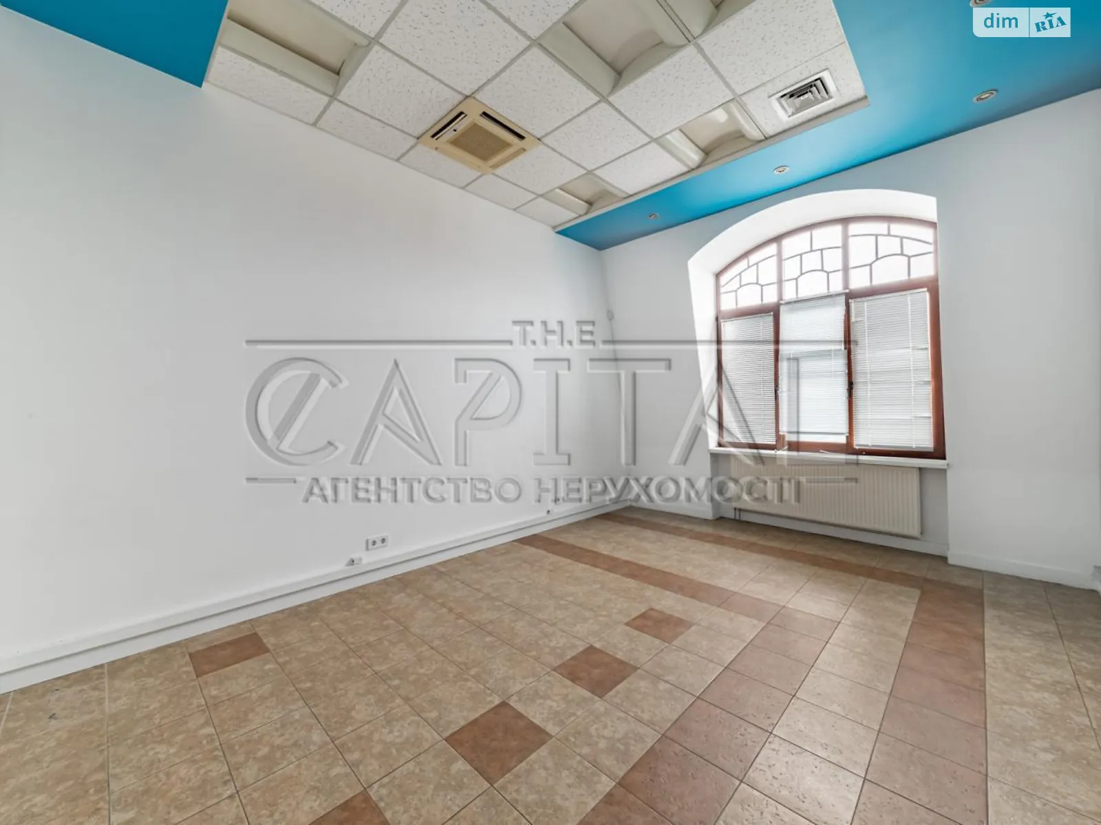 Сдается в аренду офис 282 кв. м в бизнес-центре, цена: 2400 $ - фото 1