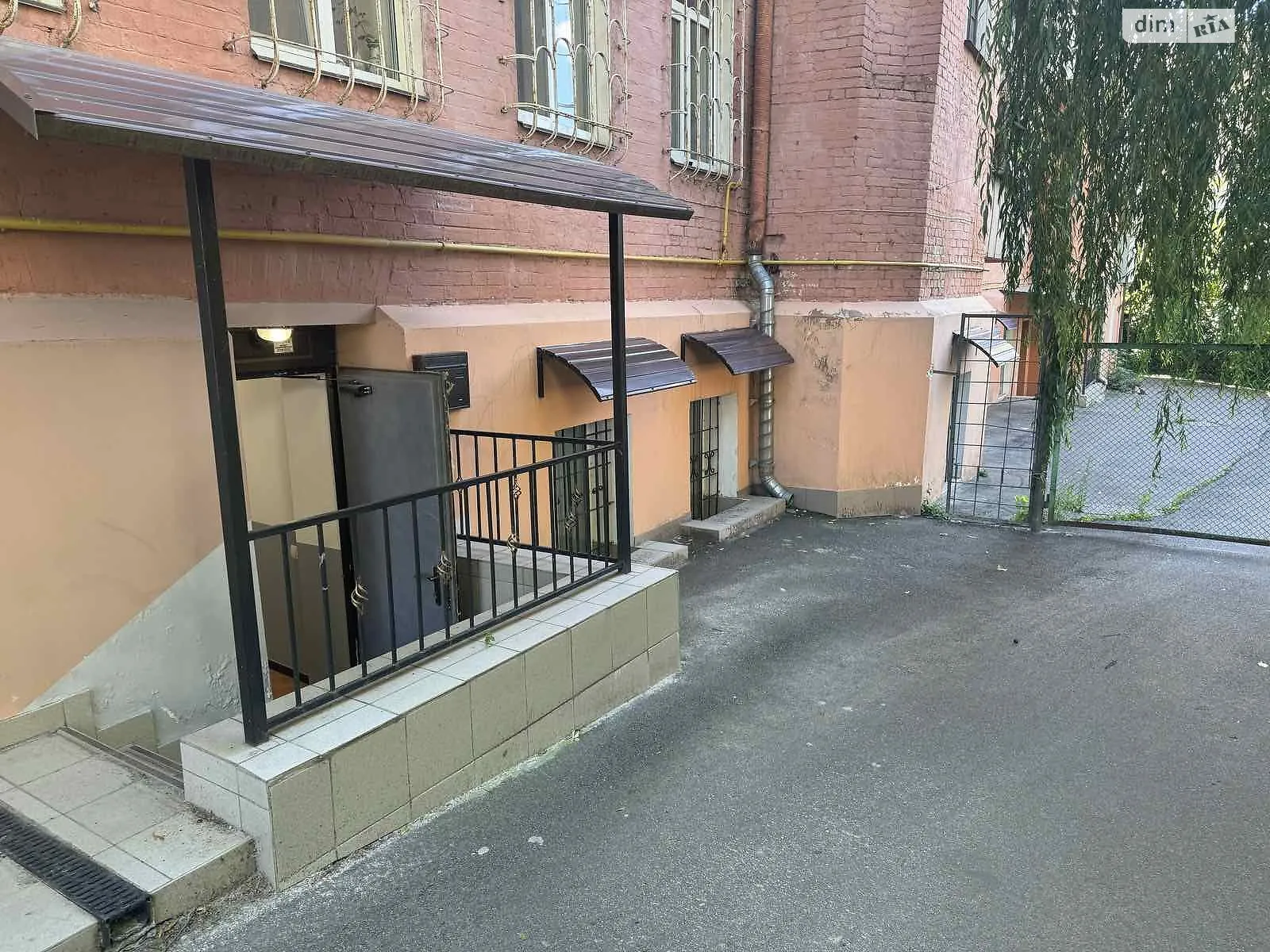 Продається офіс 306 кв. м в бізнес-центрі, цена: 198000 $ - фото 1