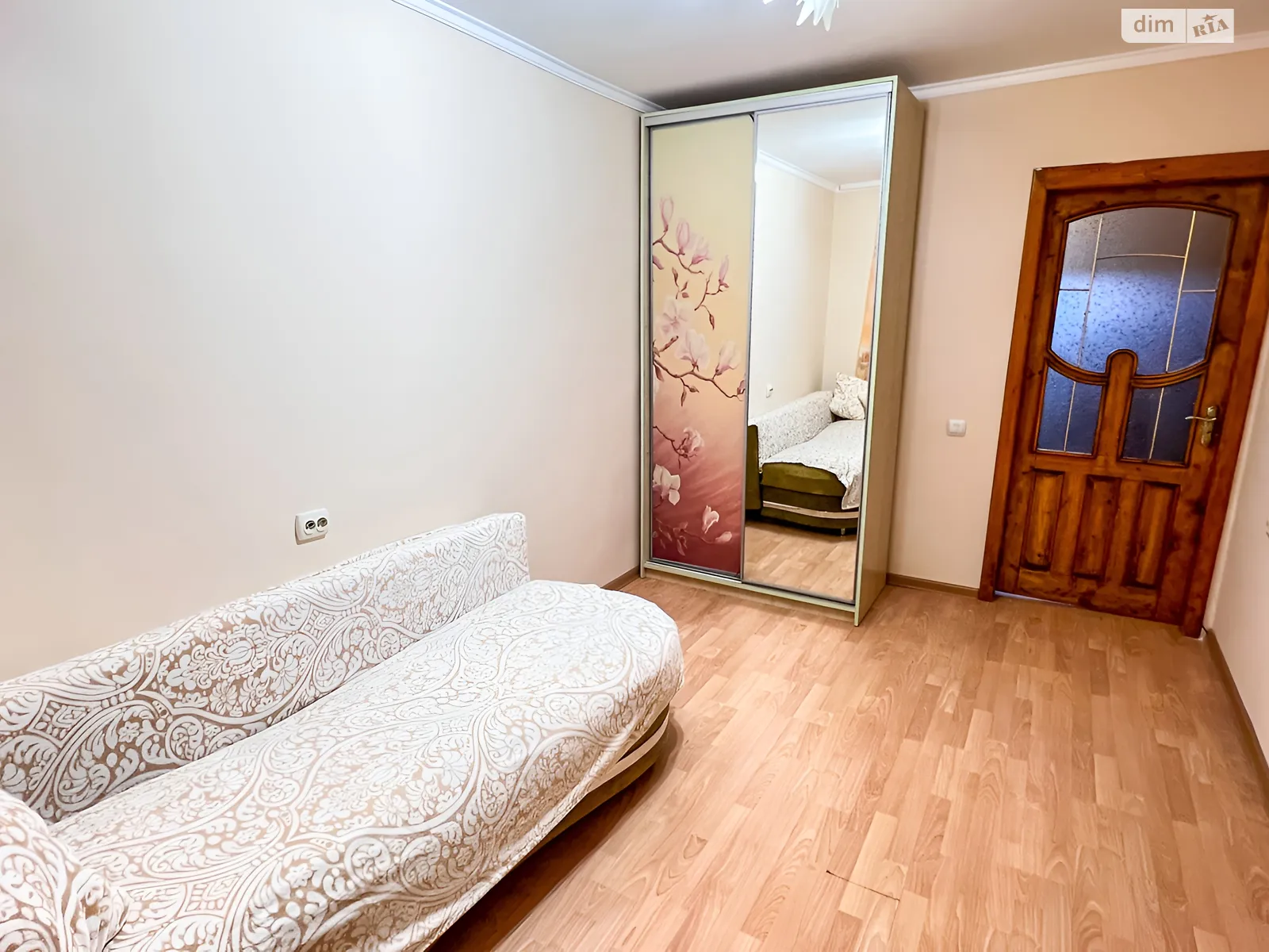 Продается 2-комнатная квартира 52.2 кв. м в Мукачеве, ул. Великогорная, 28 - фото 1