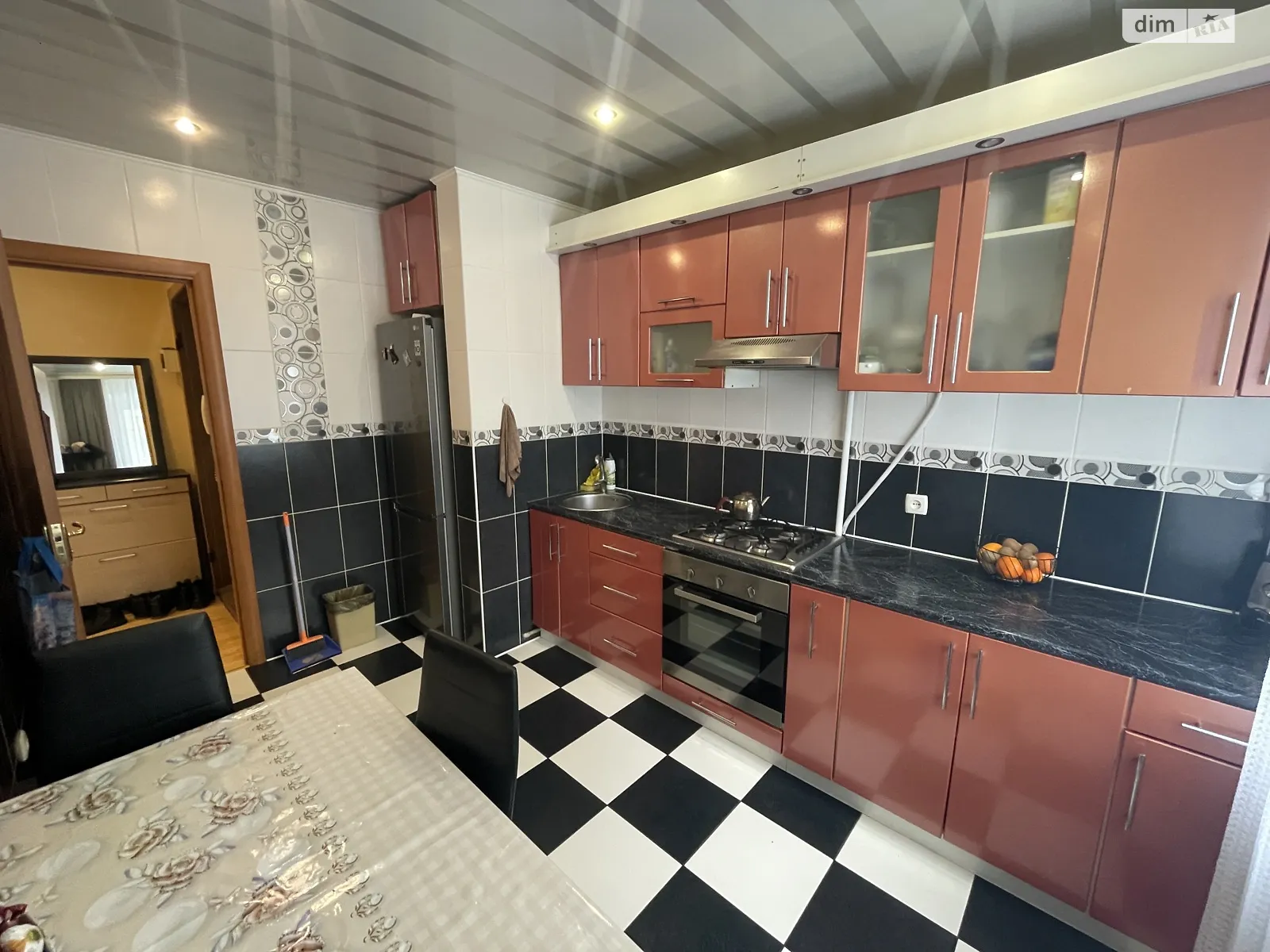 Продается 3-комнатная квартира 66 кв. м в Полтаве, ул. Чураивны - фото 1