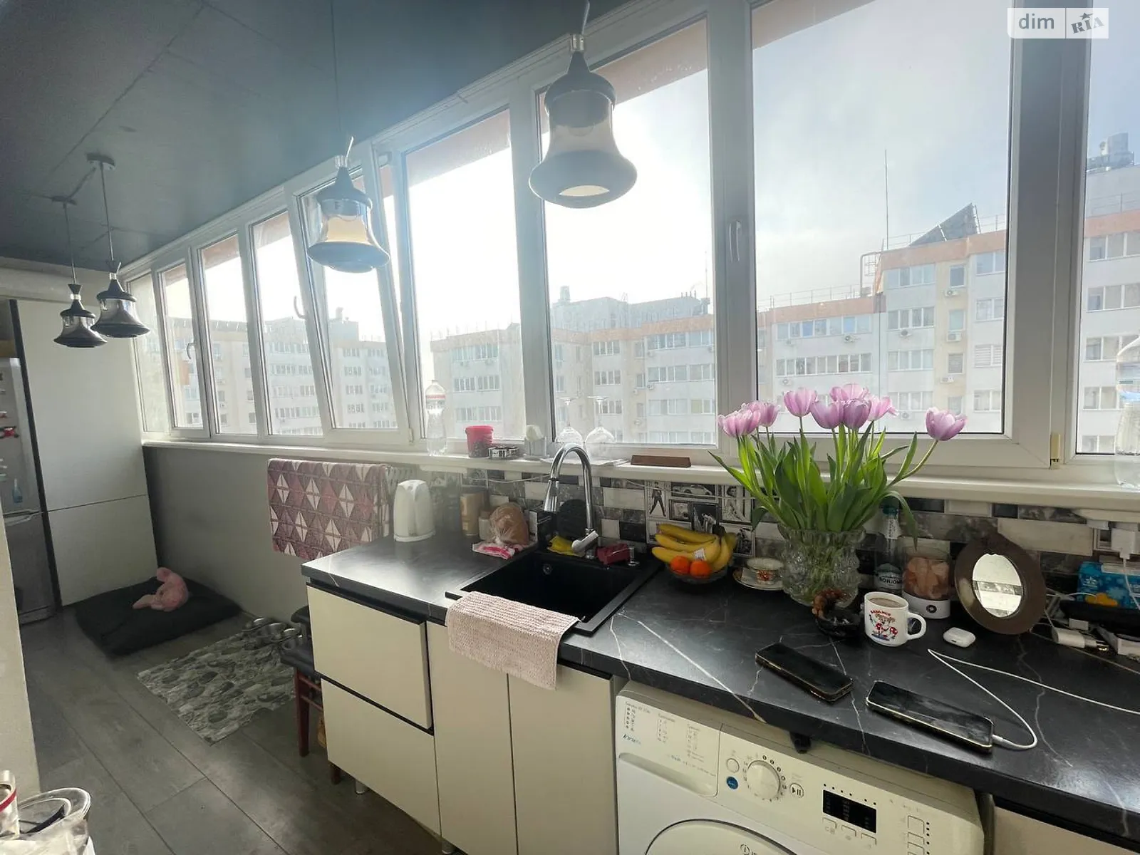 Продається 2-кімнатна квартира 72.7 кв. м у Лиманці, мас. Радужний - фото 1