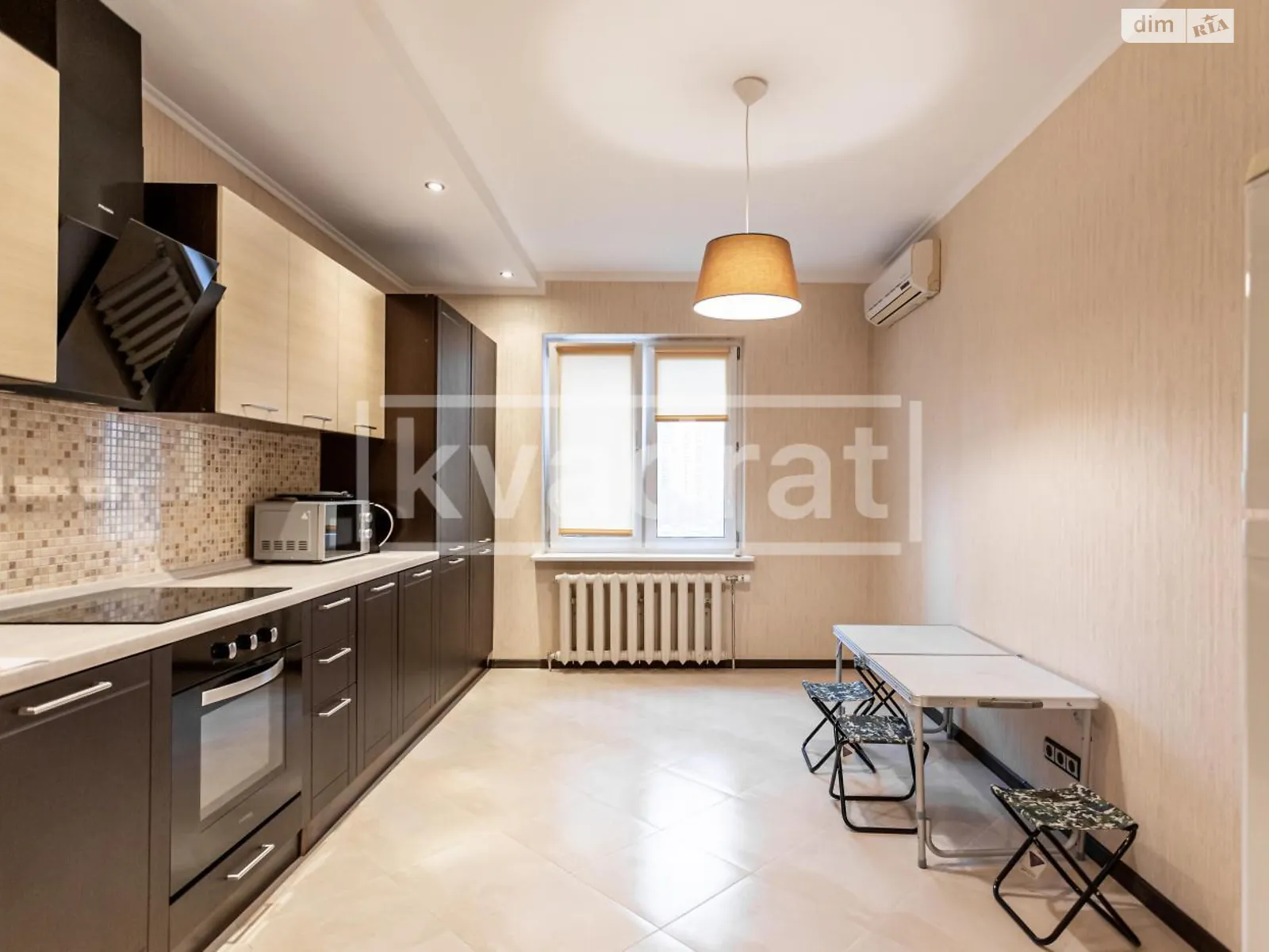 Продается 3-комнатная квартира 93 кв. м в Киеве - фото 1