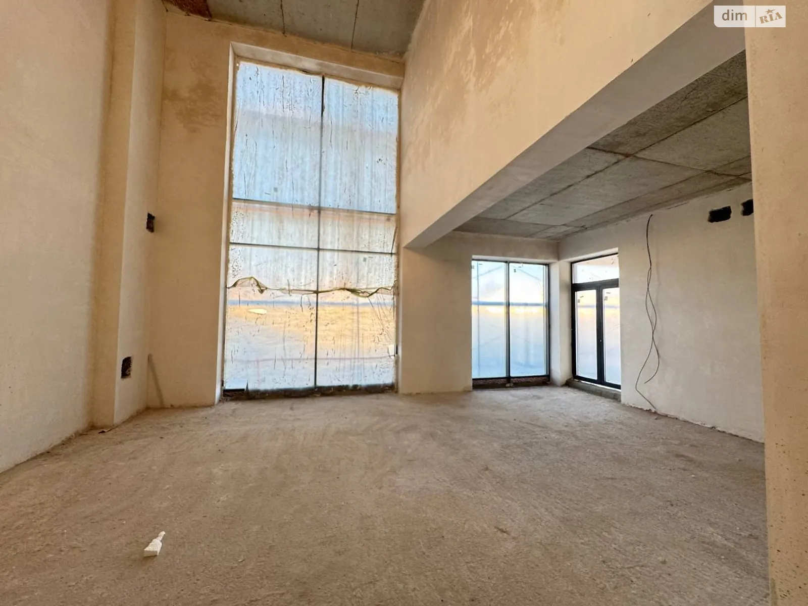 Продается дом на 2 этажа 276 кв. м с гаражом, цена: 450000 $ - фото 1