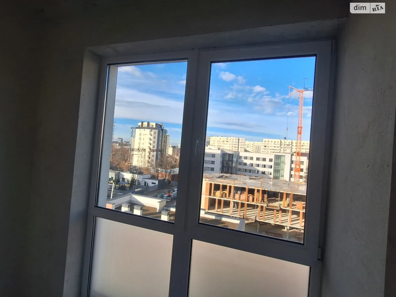 Продається 1-кімнатна квартира 53.7 кв. м у Львові, вул. Угорська - фото 1
