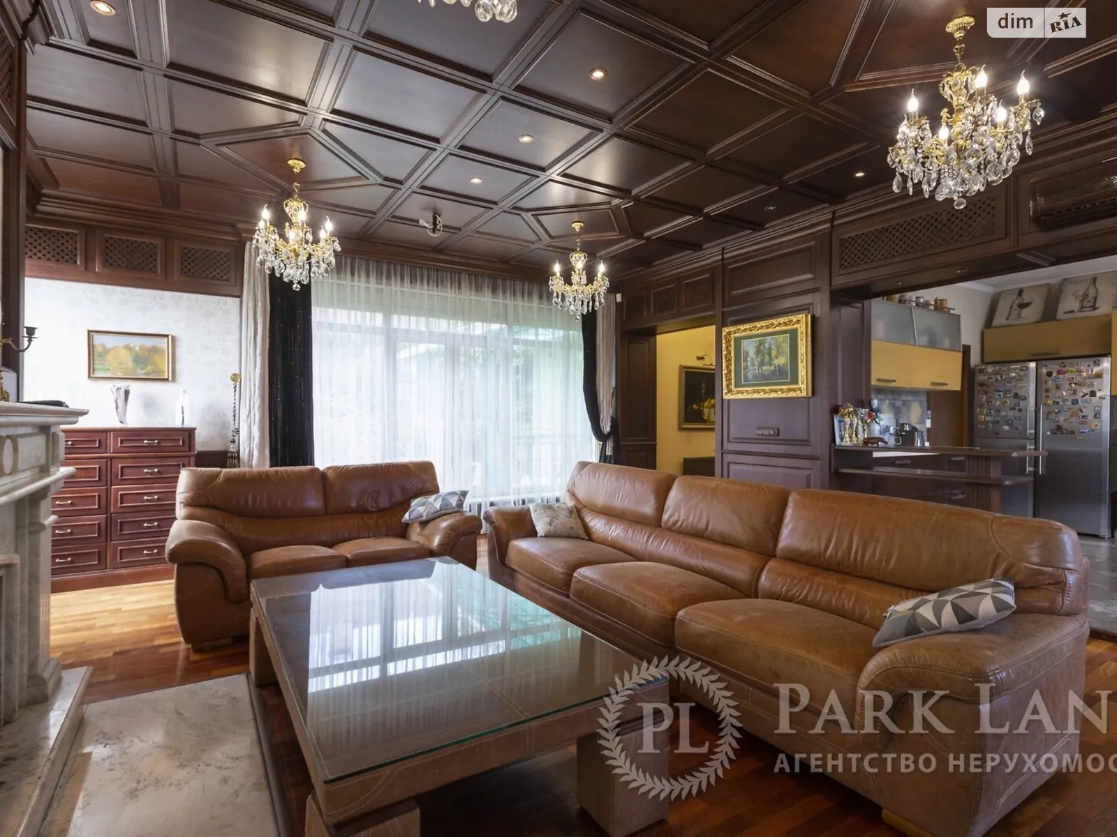 Продается дом на 3 этажа 563.8 кв. м с участком, цена: 380000 $ - фото 1