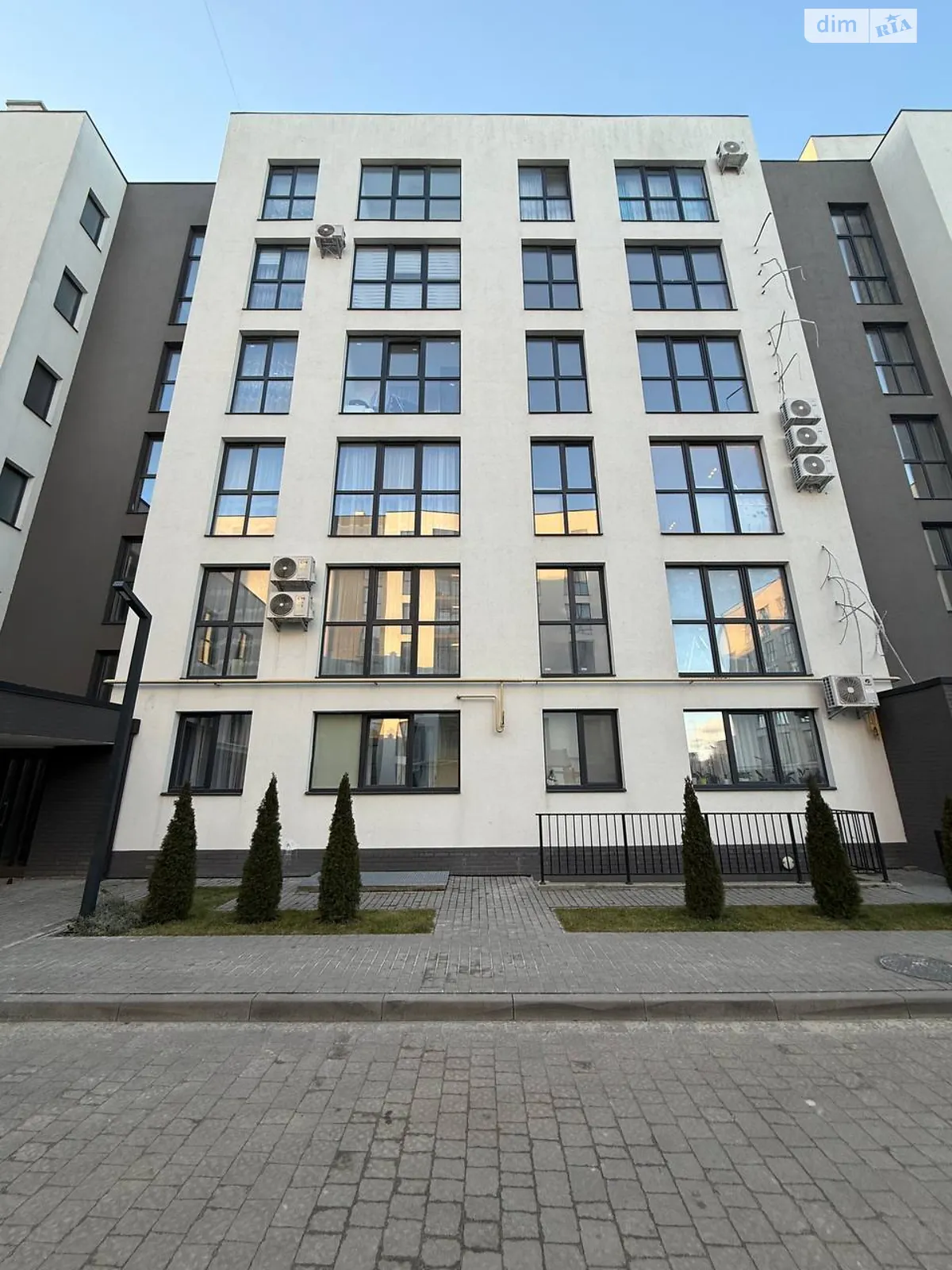 Продается 1-комнатная квартира 40.8 кв. м в Сокольниках, ул. Героев Майдана, 17Б - фото 1