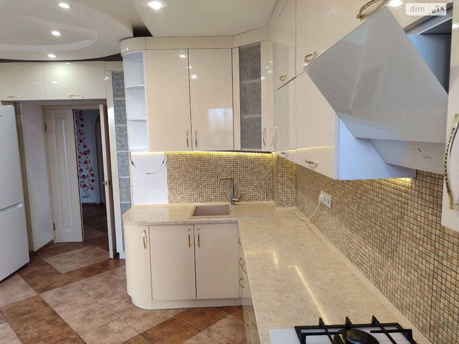 Продается 3-комнатная квартира 99.8 кв. м в Броварах - фото 1