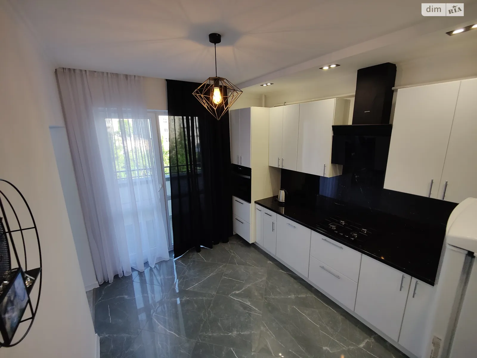 Сдается в аренду 1-комнатная квартира 44.9 кв. м в Львове, ул. Шевченко Тараса, 27 - фото 1