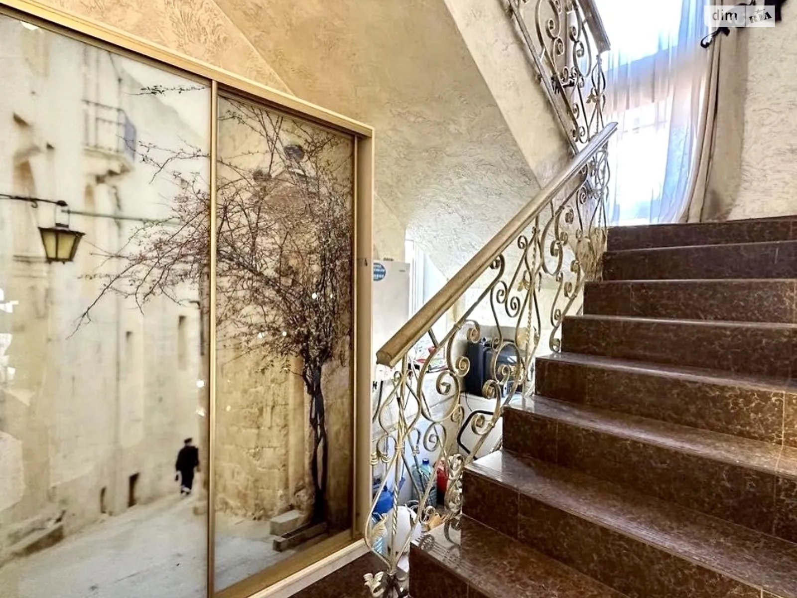 Продается дом на 3 этажа 235.2 кв. м с бассейном, цена: 310000 $ - фото 1