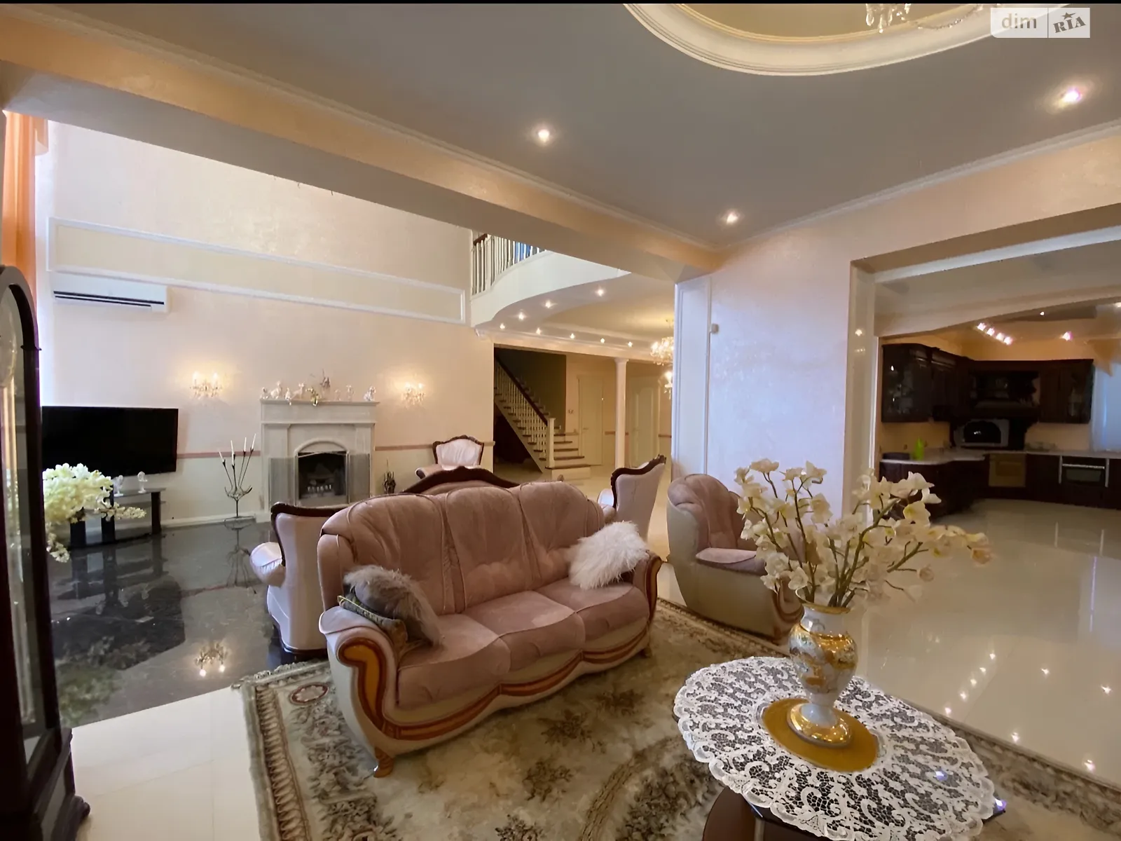 Продається будинок 3 поверховий 380 кв. м з верандою, цена: 646900 $ - фото 1