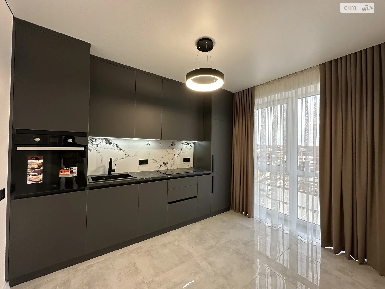 Продается 1-комнатная квартира 36 кв. м в Бармаках, ул. Единства, 11 - фото 1